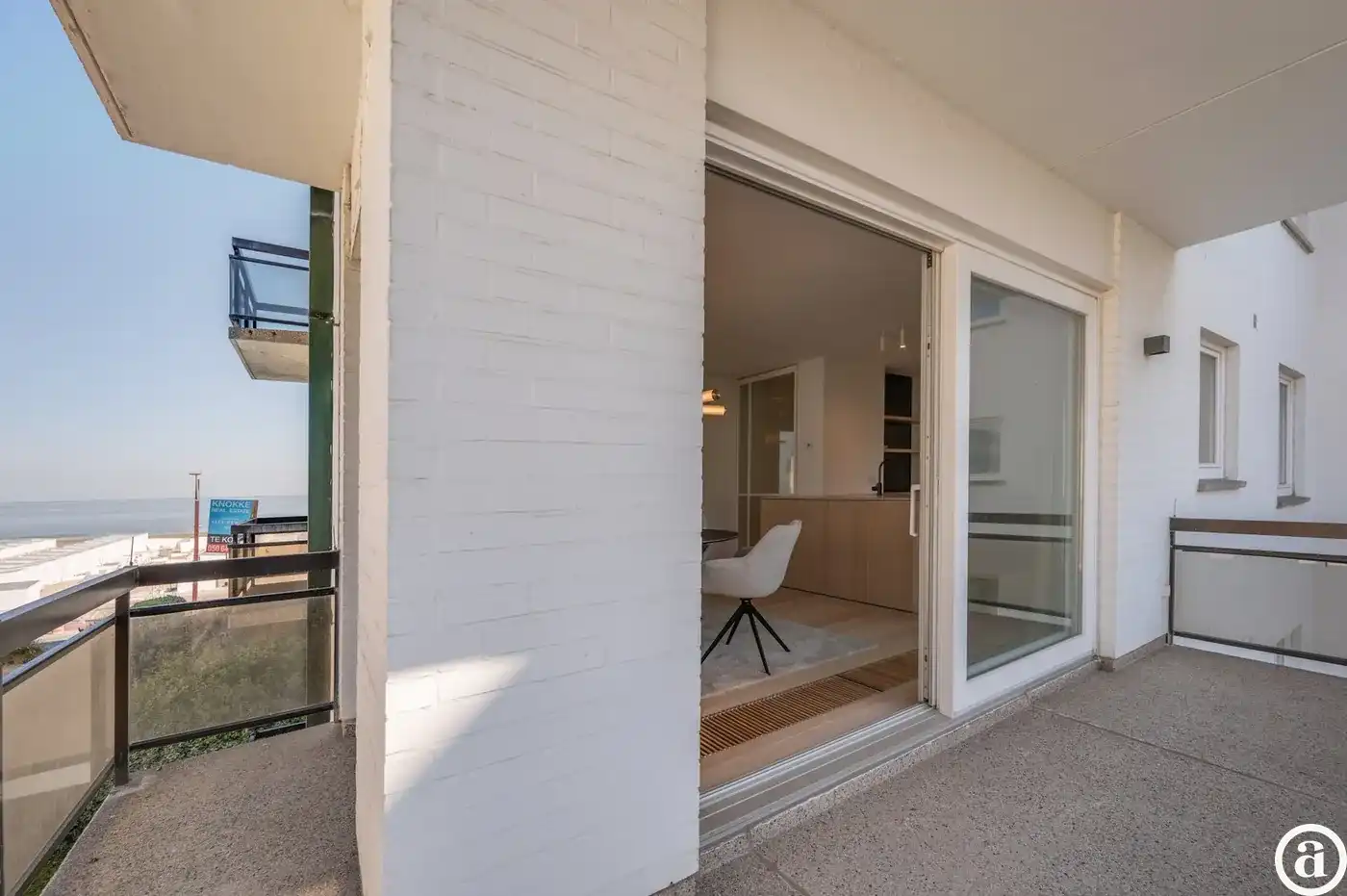 Luxueus gerenoveerd hoekappartement met zeezicht vlakbij de wandeldijk in het Zoute. foto 13