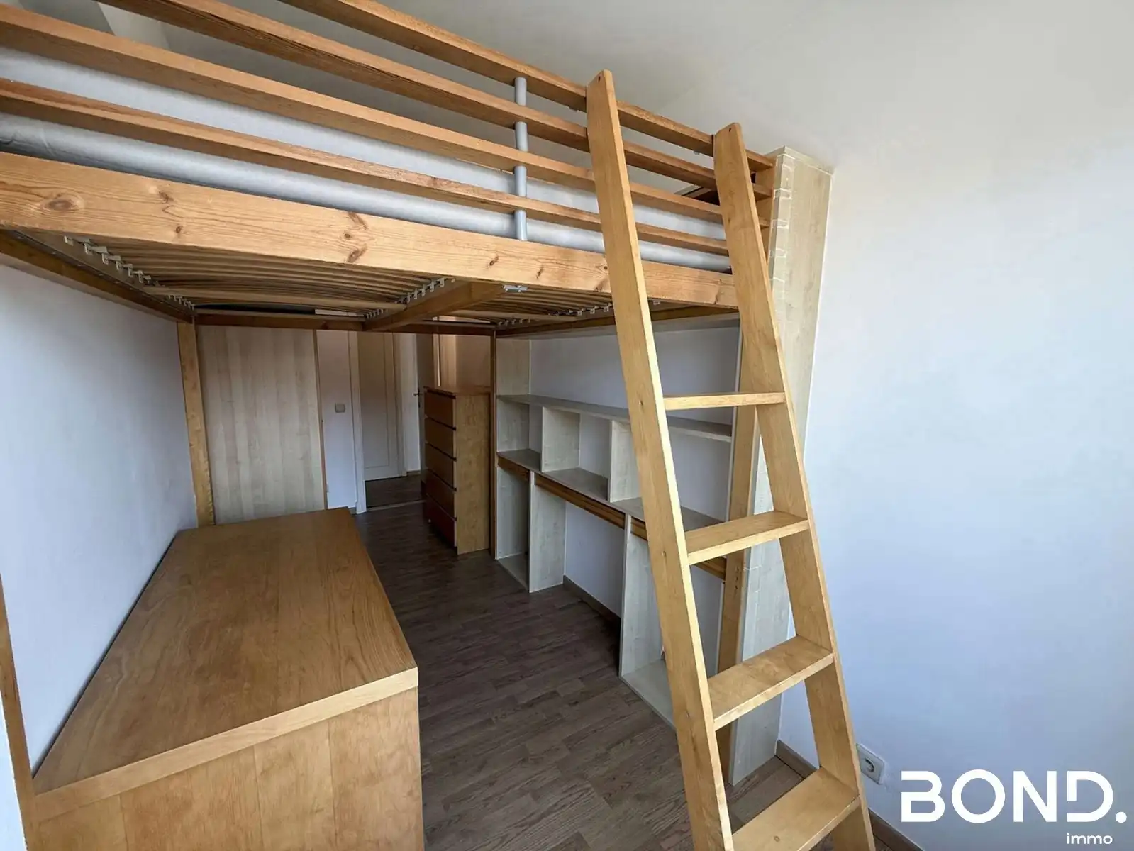 Instapklaar 3-slaapkamerappartment met parking in Leuven foto 15