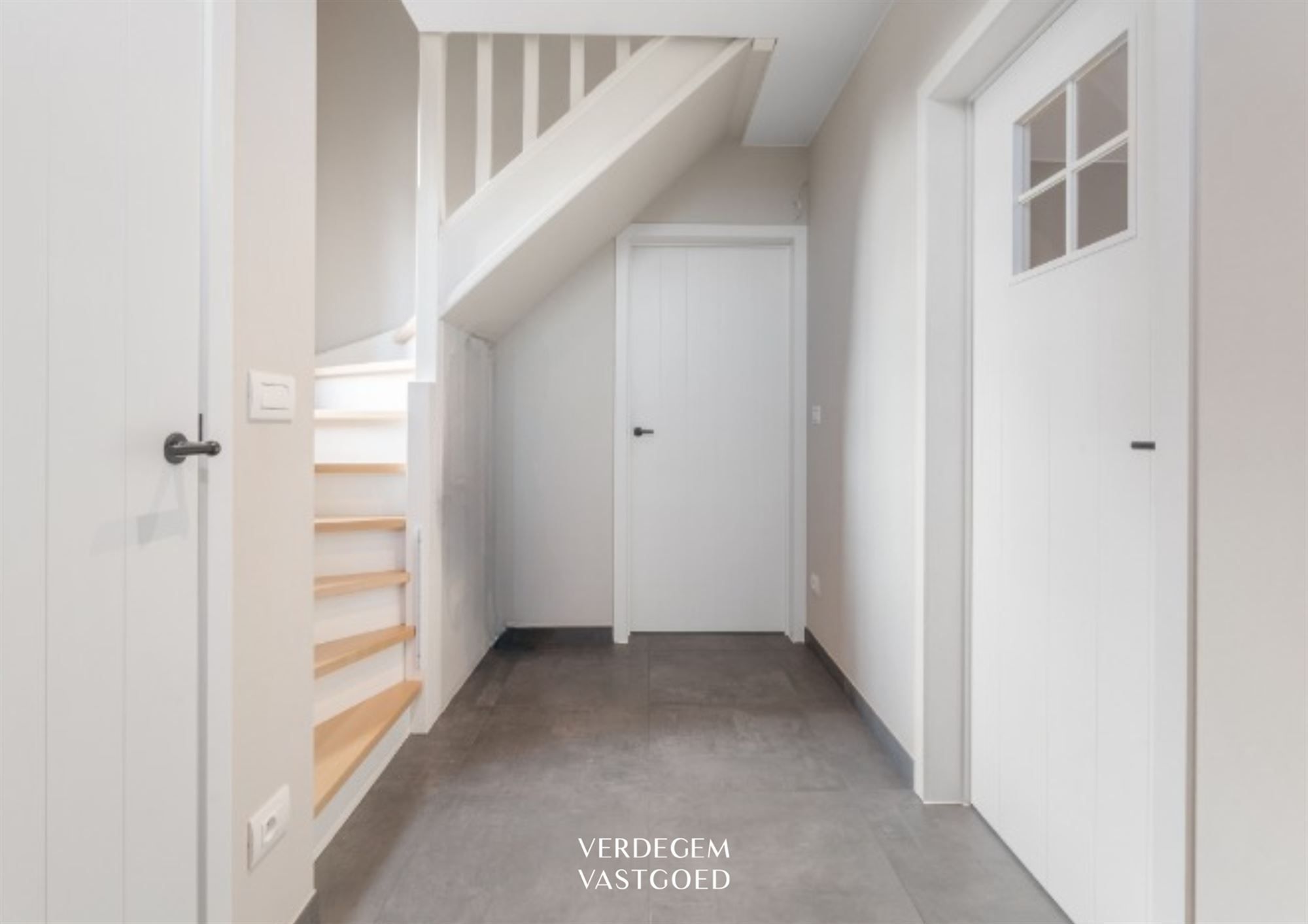 Charmante gezinswoning met 3+1 slaapkamers en praktijkruimte in de tuin foto 10