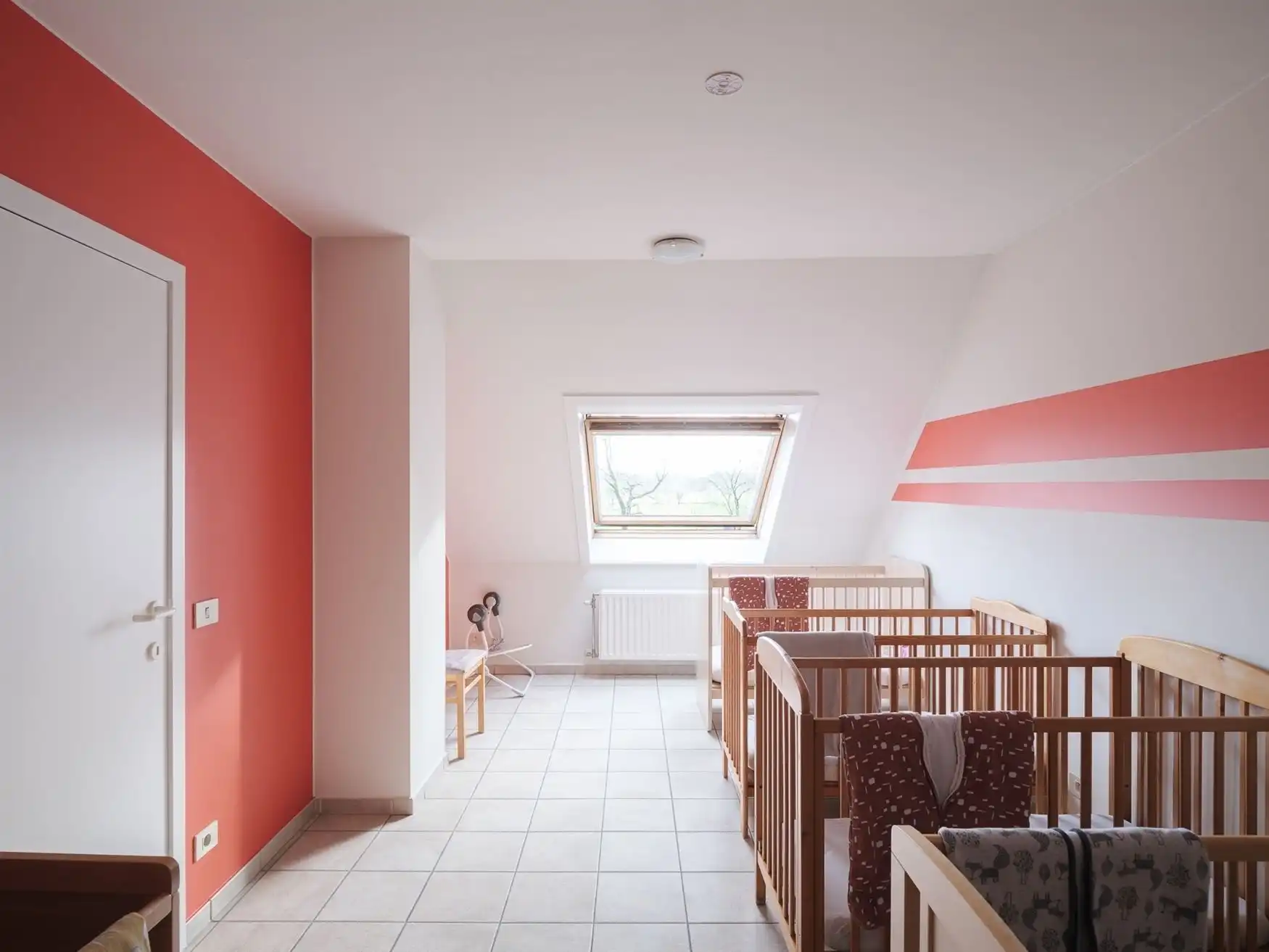 Ruime woning met zuidgerichte tuin en open zicht. foto 13