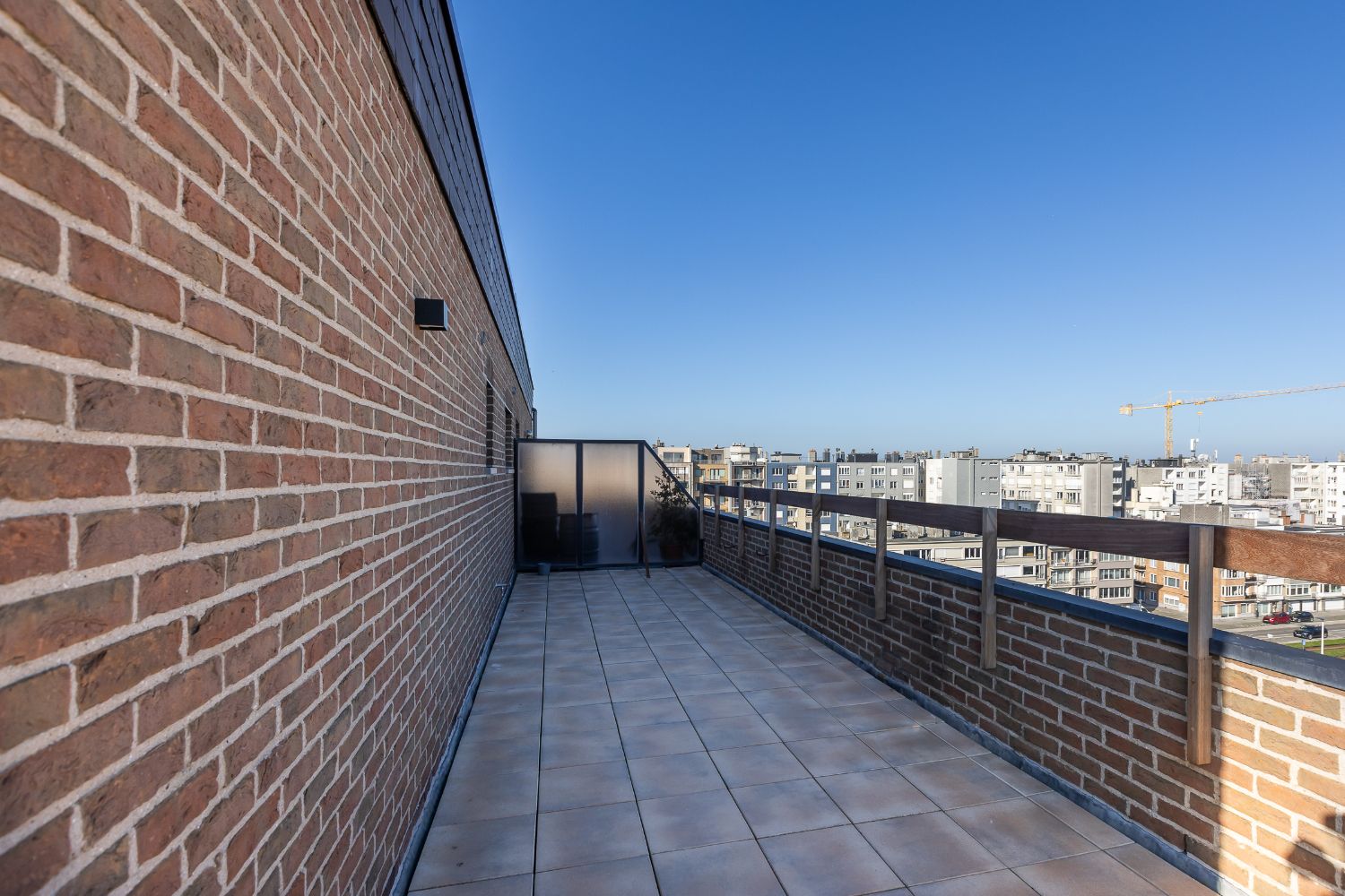 Gerenoveerd penthouse appartement met riant terras foto 32