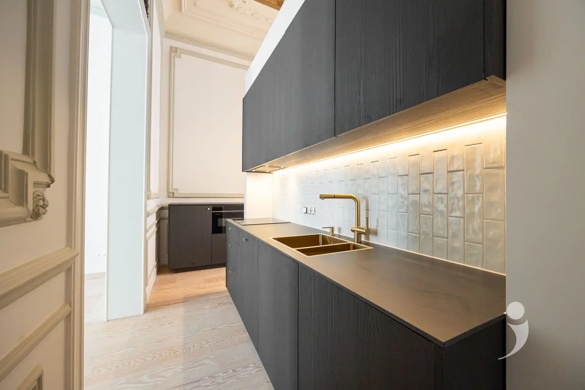 Exclusief gerenoveerd appartement op toplocatie in Leuven foto 9
