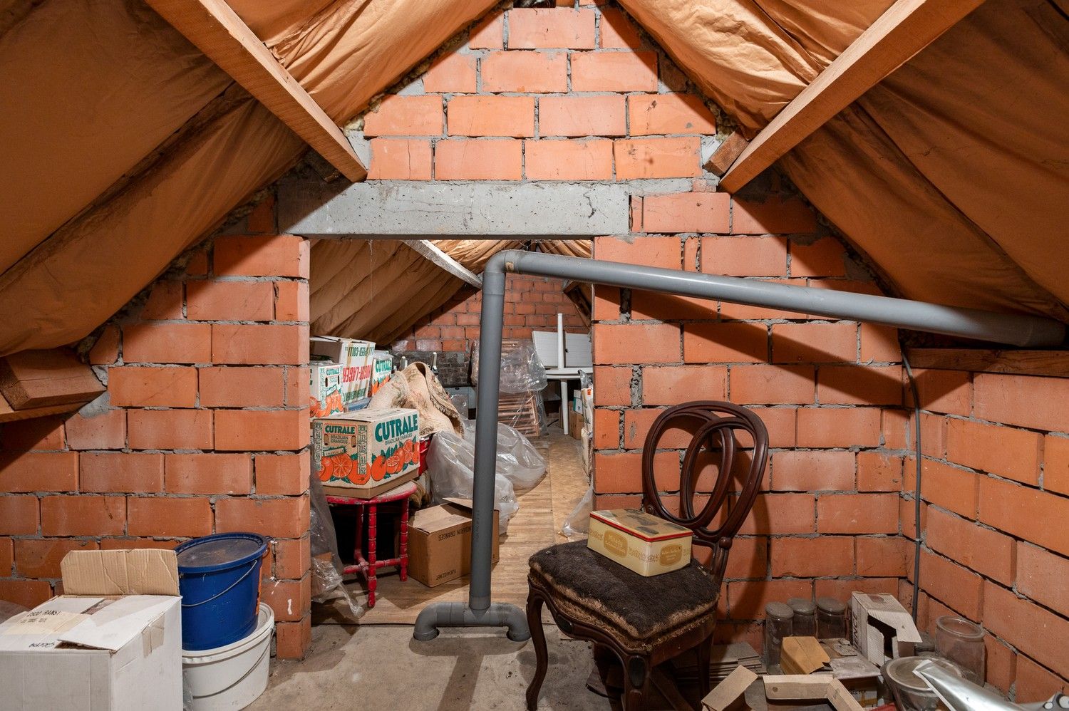 Verassend ruime woning met 3 slaapkamers en een groene tuin nabij centrum ranst. foto 27