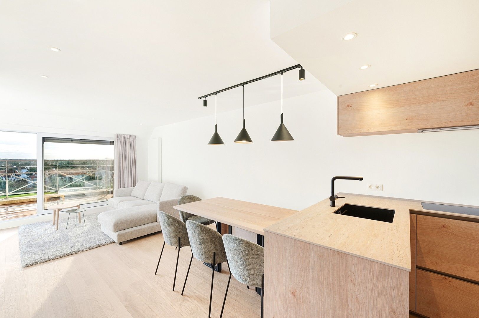 Zonnig gerenoveerd duplex penthouse appartement te Zoute foto 9