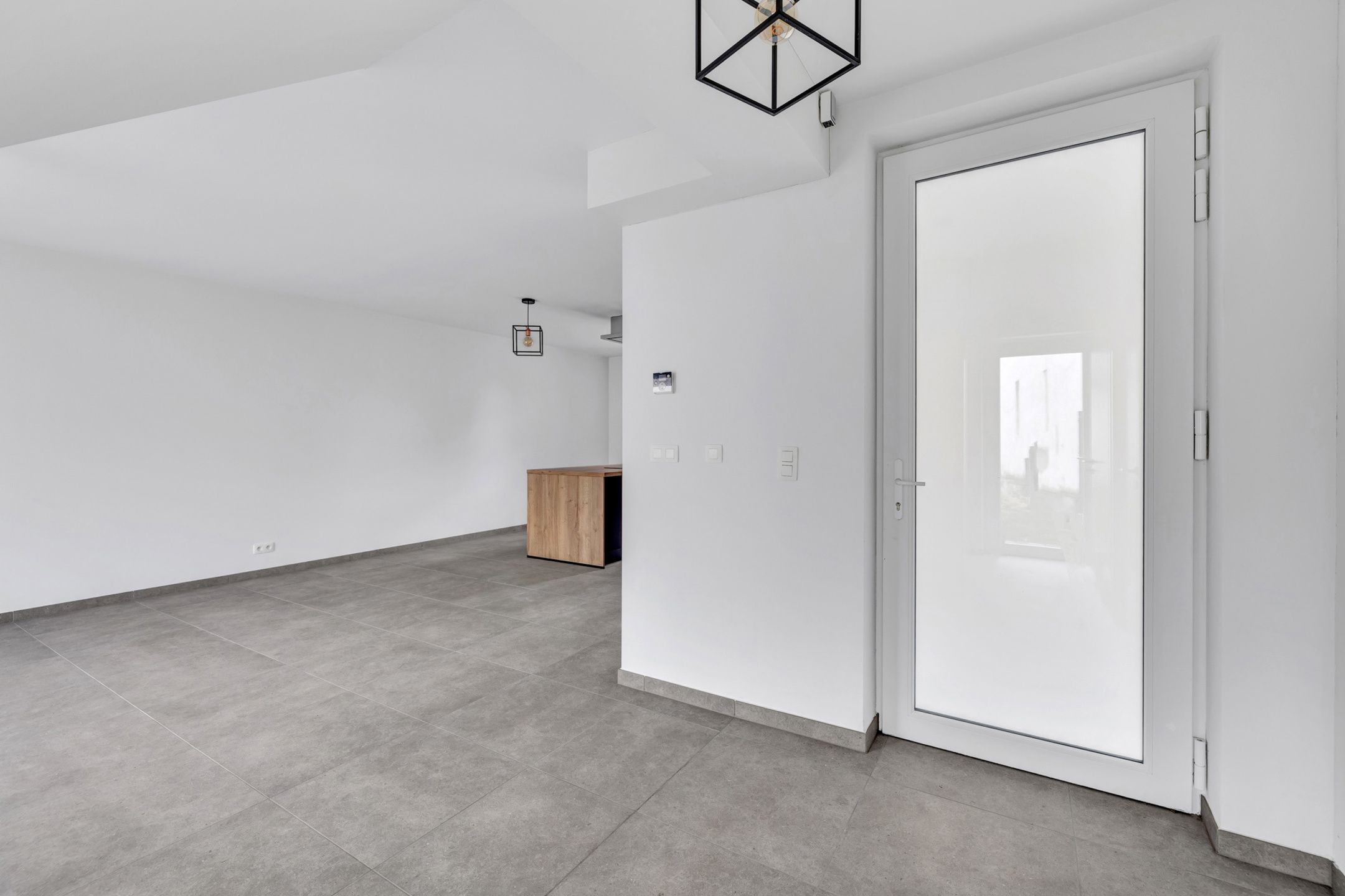 Nieuwbouwwoning met 4 slaapkamers en uitstekende verbinding foto 2