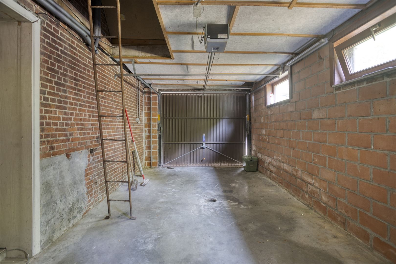 TE KOOP: Te renoveren woning op een perceel van 11a33ca! foto 21