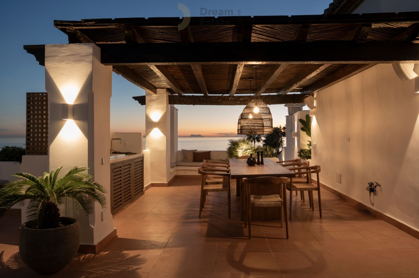 Luxe penthouse frontline beach Estepona. foto 37