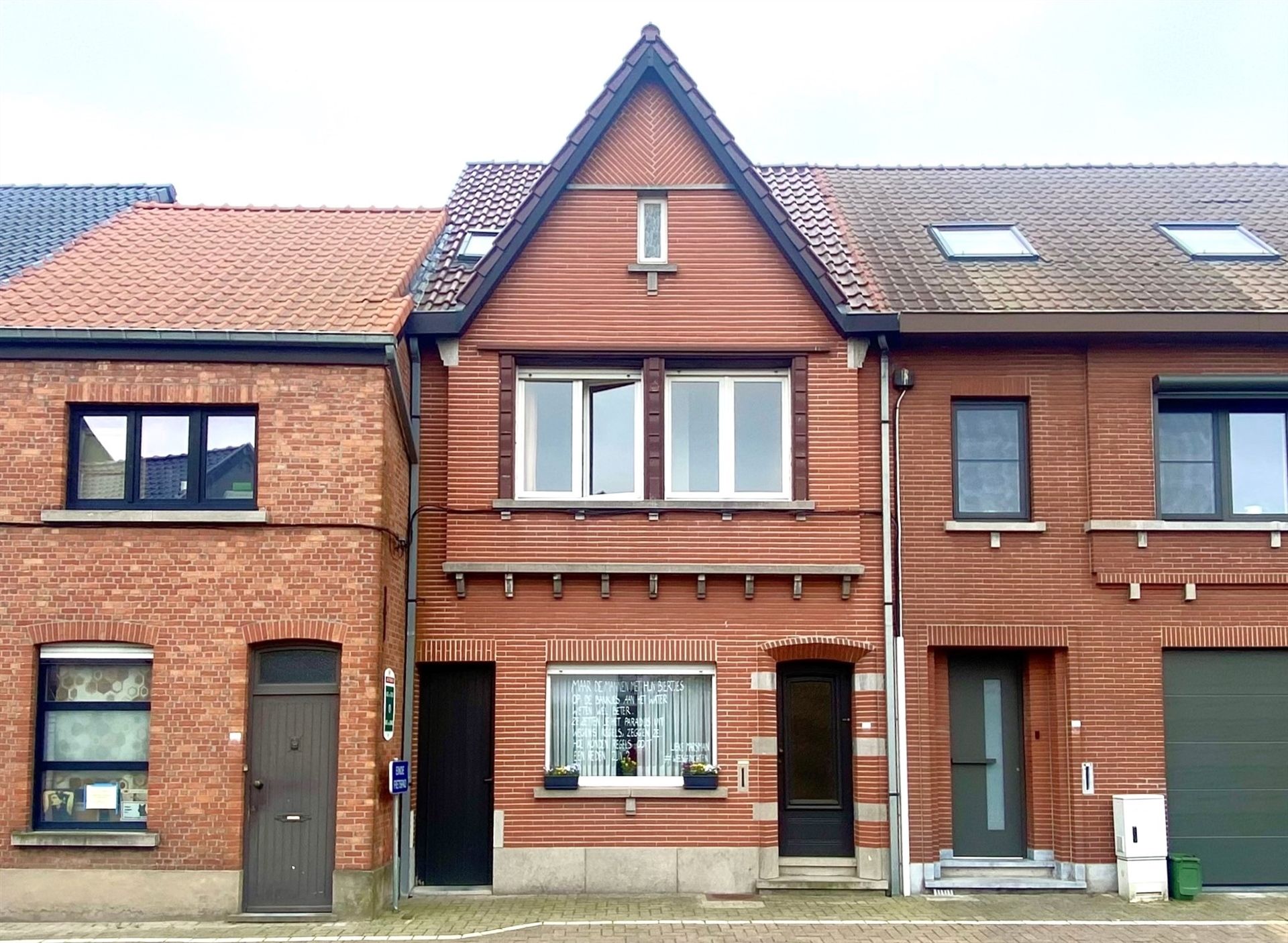 Op te frissen woning met tuin in het centrum foto 1