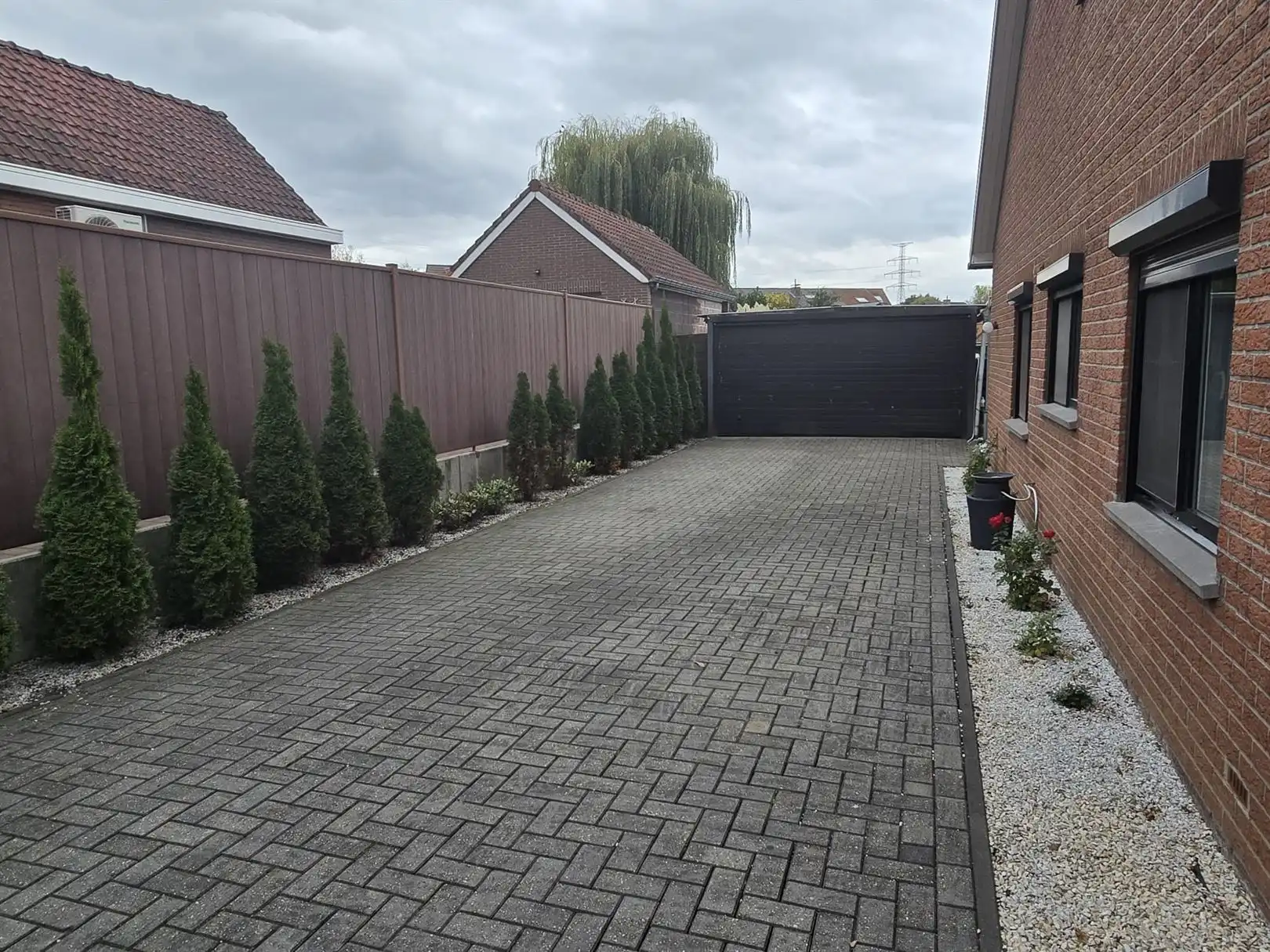 Ruime woning met 5 slaapkamers gelegen aan de E313 foto 25