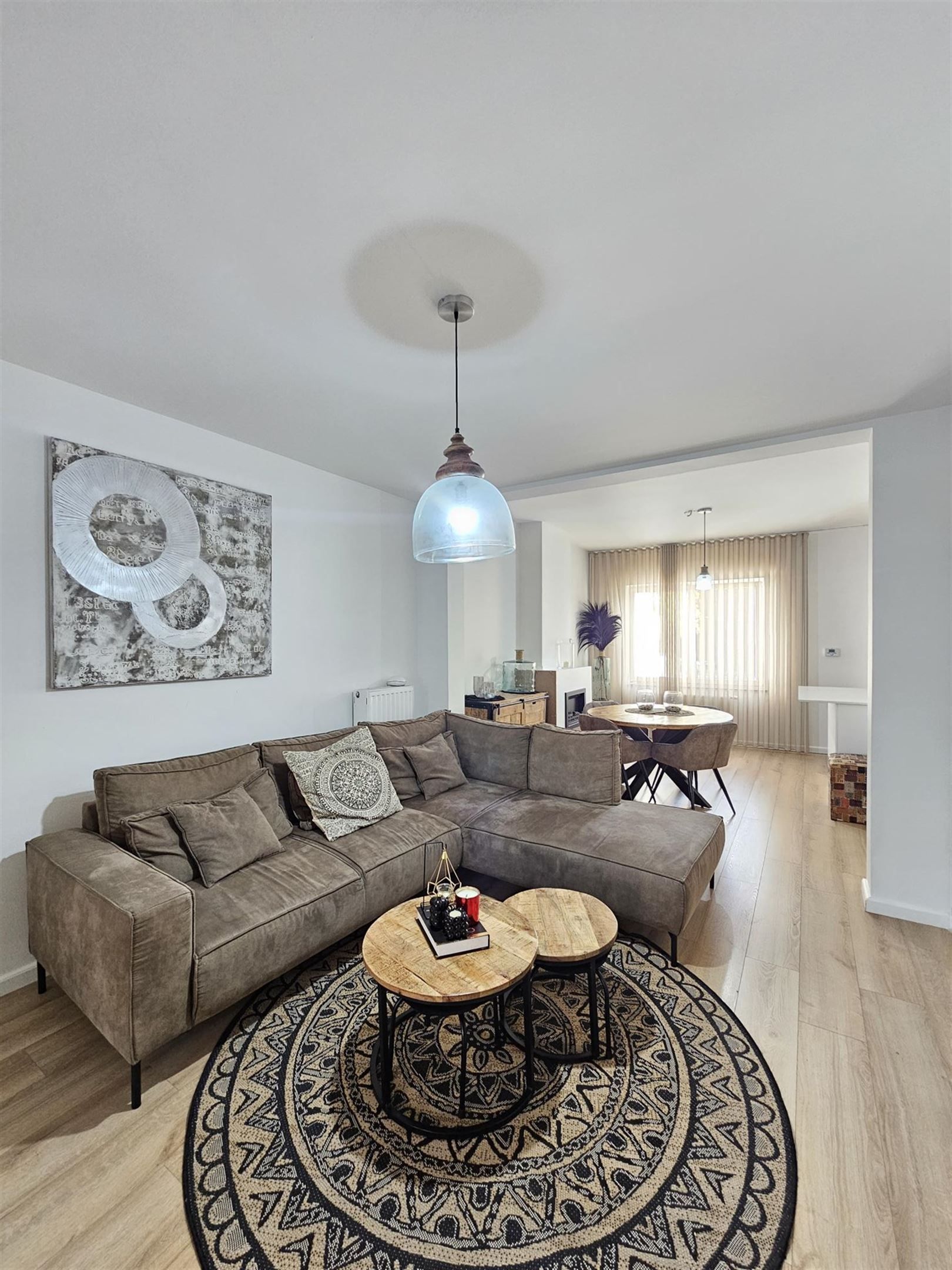 Modern ingericht appartement met 1 slaapkamer. foto 2