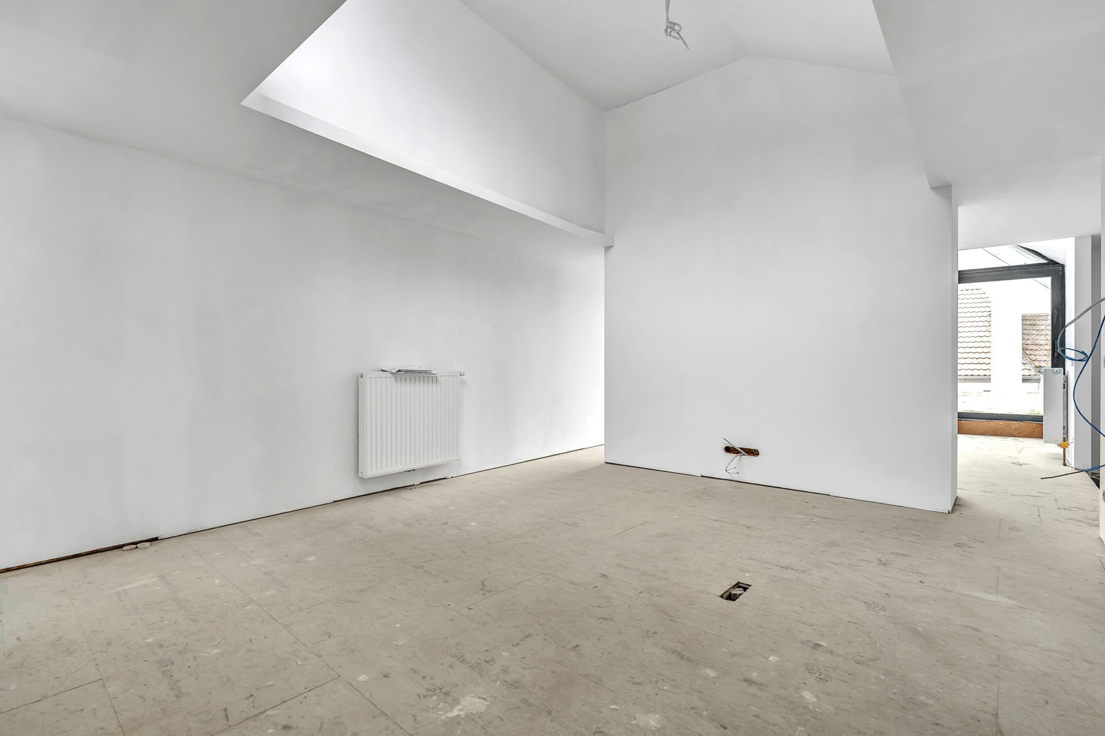 Goed gelegen opslagplaats met ruim af te werken appartement foto 11