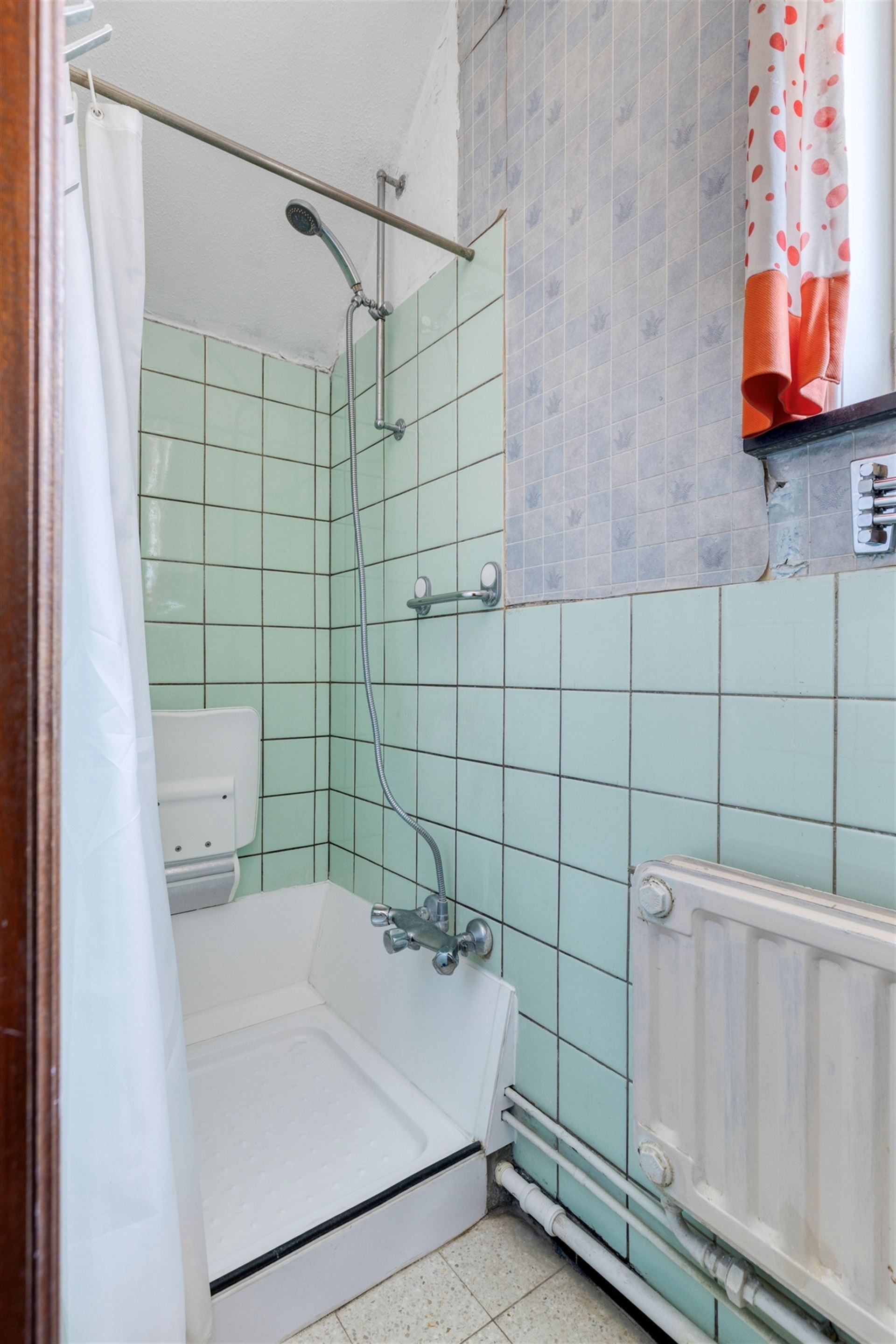 Op te knappen HOB in rustige omgeving foto 12