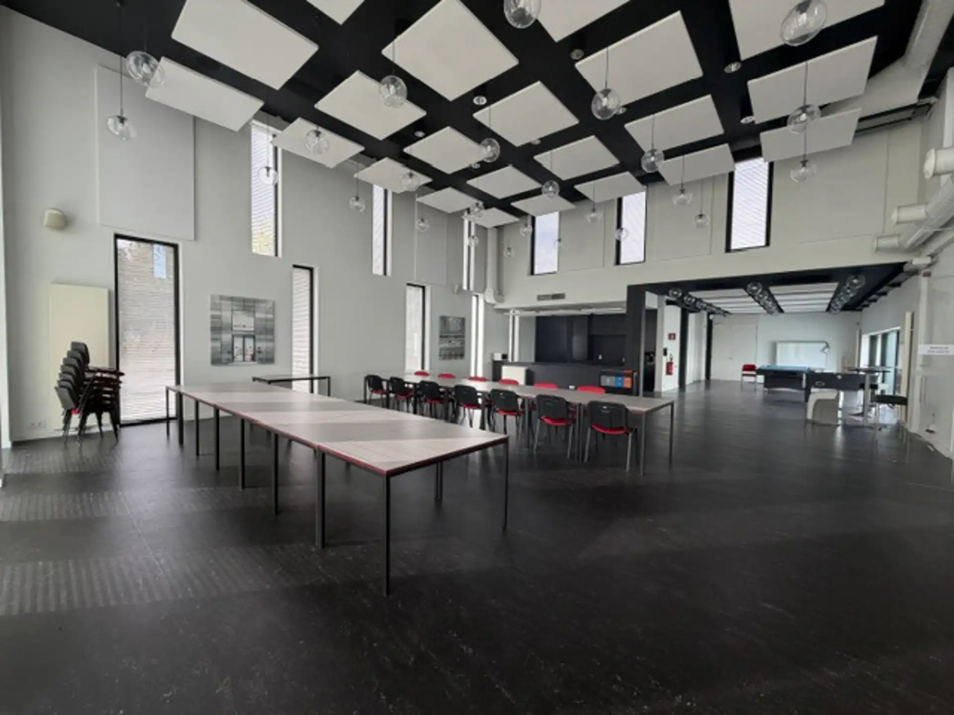 Recent en kwalitatief semi-industrieel bedrijfsgebouw – 3.790 m² op 8.989 m² foto 7