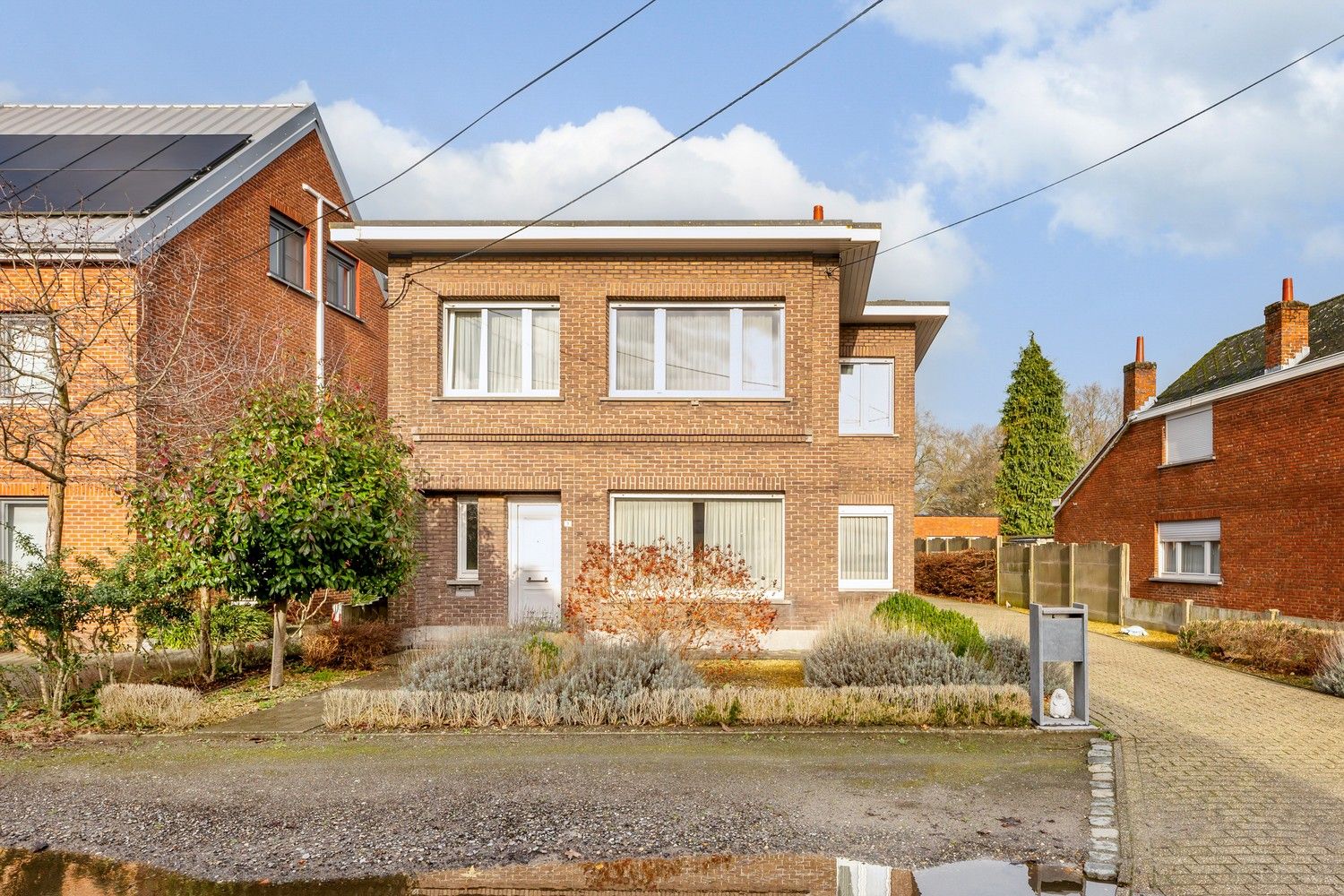 Goed onderhouden woning met tuin. foto 2