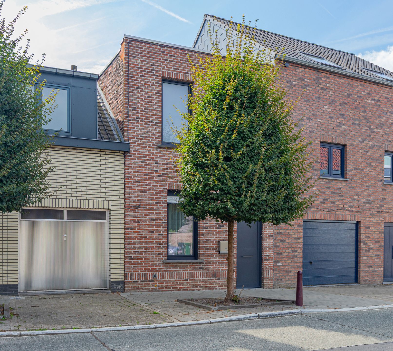 AALST - Instapklare woning gelegen aan de stadsrand foto 2