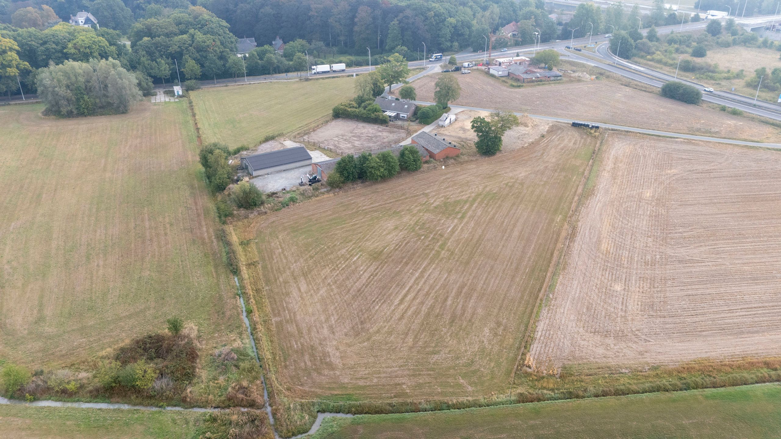 Vrijstaande zonevreemde woning met paardenstal op ca. 20.000 m² te Meer foto 19