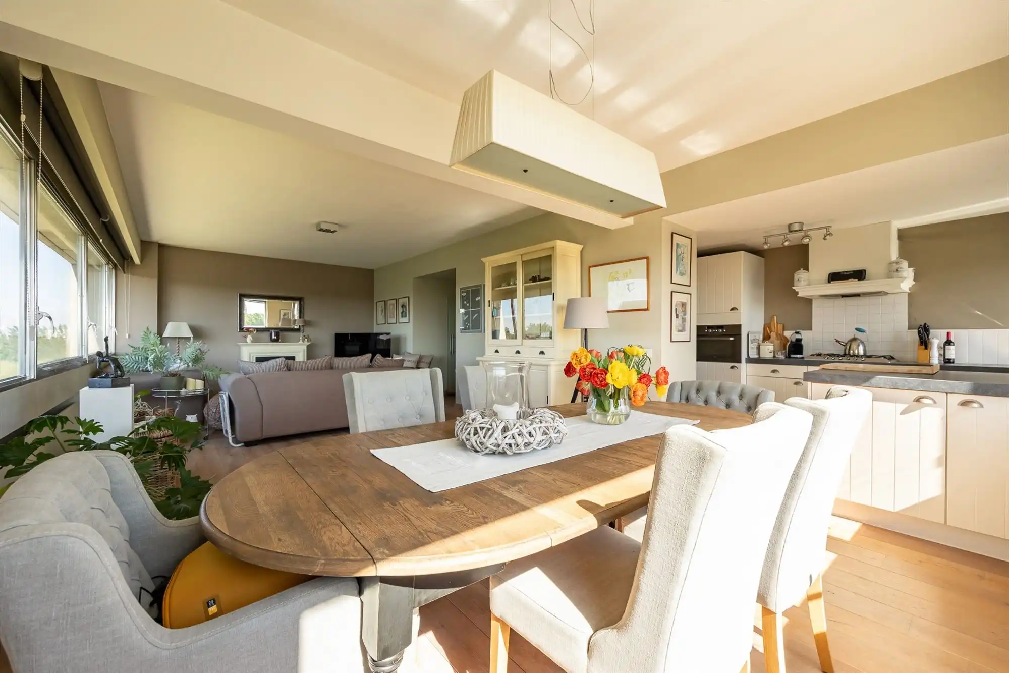 Drieslaapkamerappartement met uniek uitzicht! foto 2