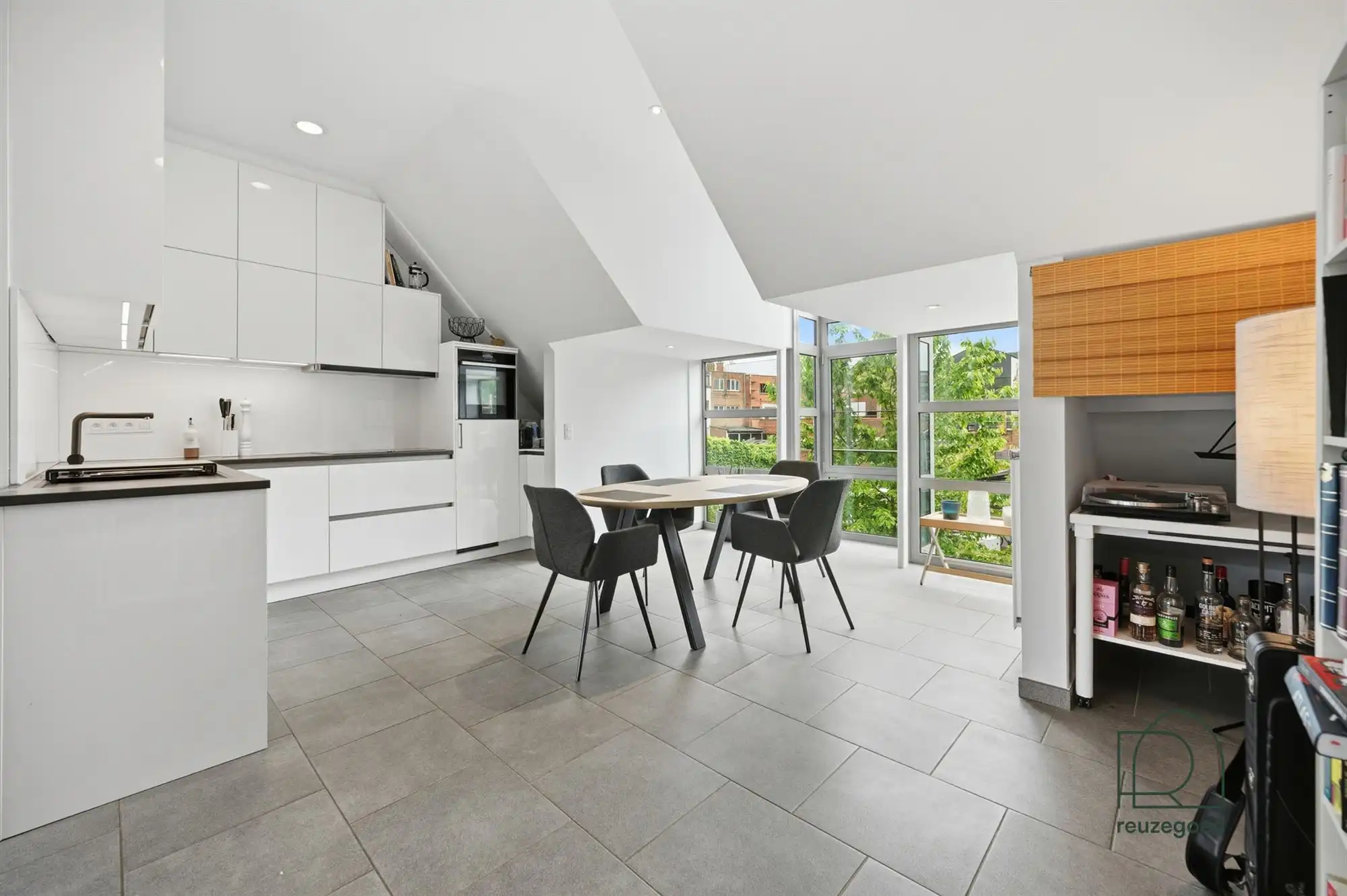 Parel van een triplex (2-3 slaapkamers) in hartje Mechelen! foto 4