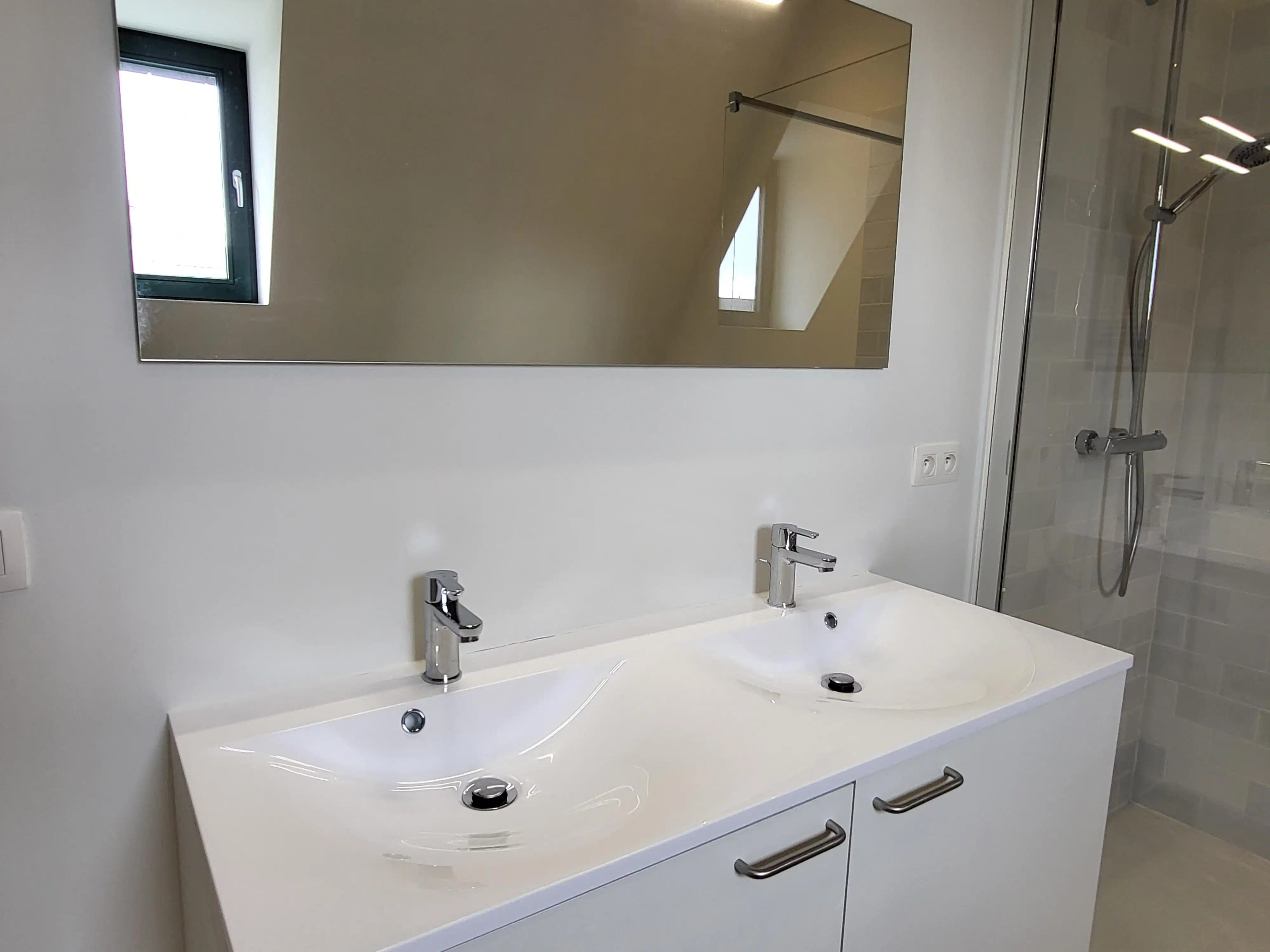 Volledig gerenoveerd appartement met 2 slaapkamers in het hart van Gent.  foto 32