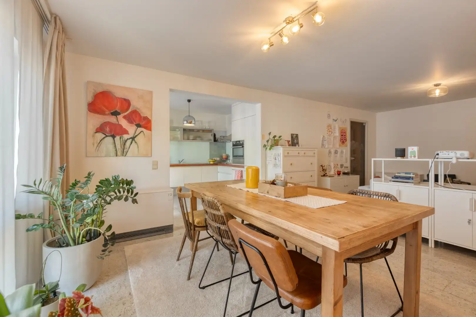 Karaktervol en instapklaar appartement met 2 slaapkamers, terras én garage in het centrum van Zutendaal. foto 15