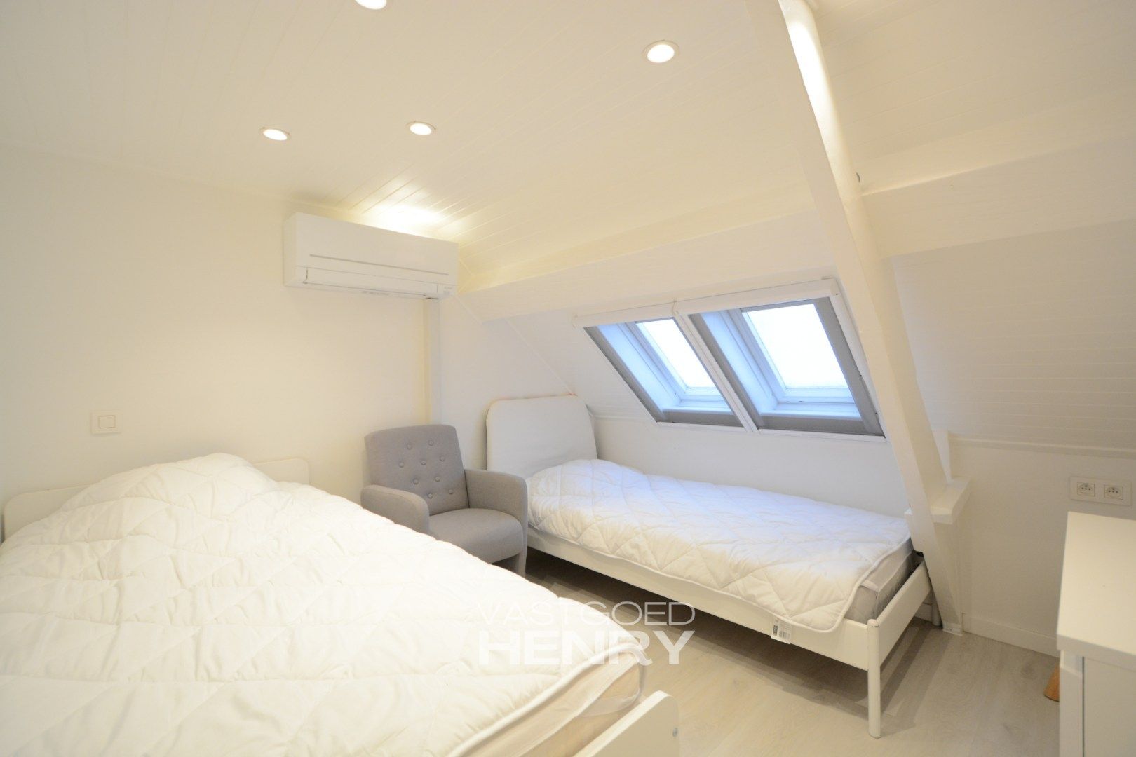 Privé duplex appartement met groot terras te huur foto 21