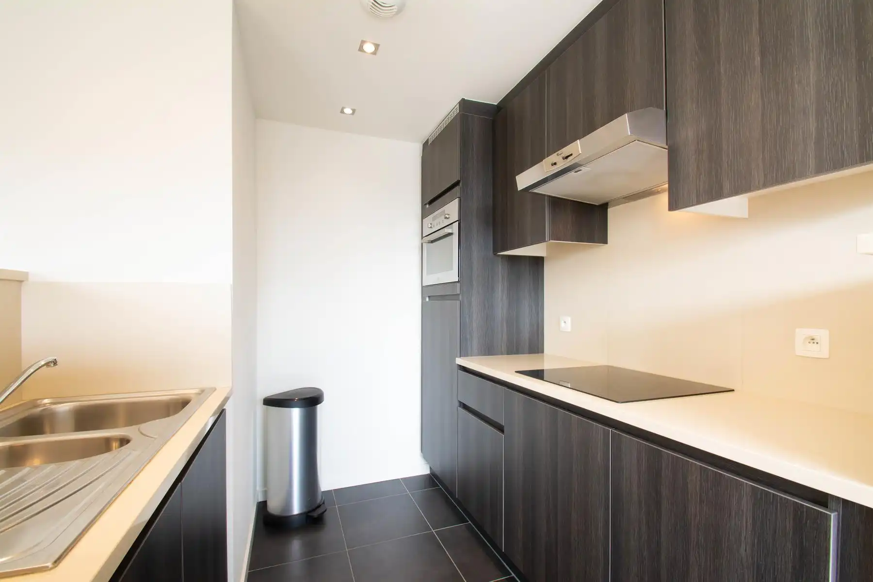 Prachtig gemeubeld 3 kamer appartement + TERRAS (NAVO) foto 6