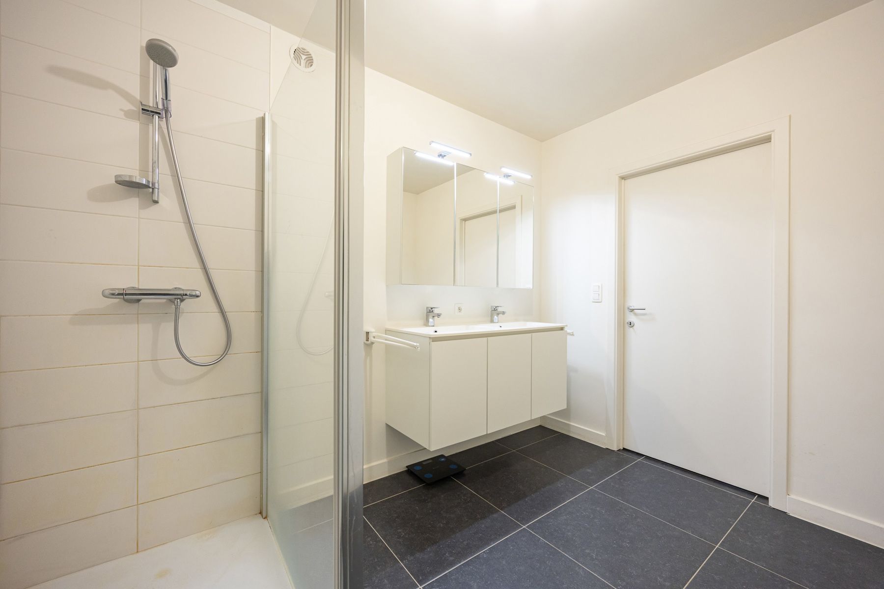 Recent en energiezuinig appartement met 2 slaapkamers in het centrum van Merksplas.  foto 15