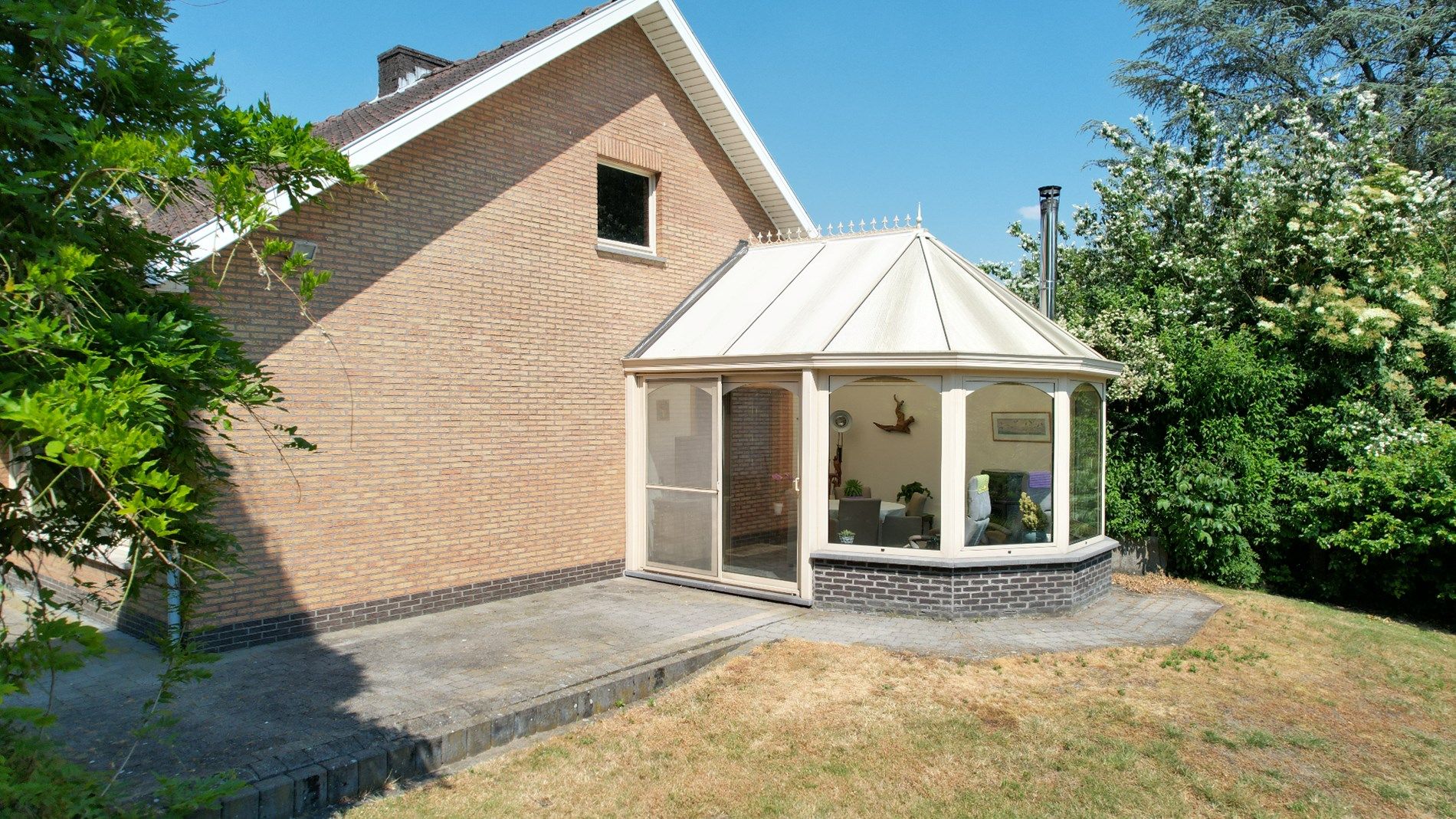 Prima onderhouden landhuis met 2 slaapkamers op een bijzonder groot perceel van 1ha 11a 60ca foto 8