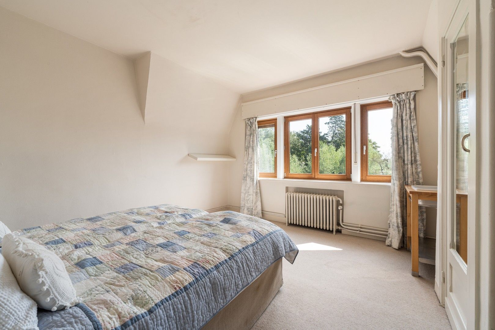 Karaktervolle interbellum villa in cottagestijl te koop. foto 12