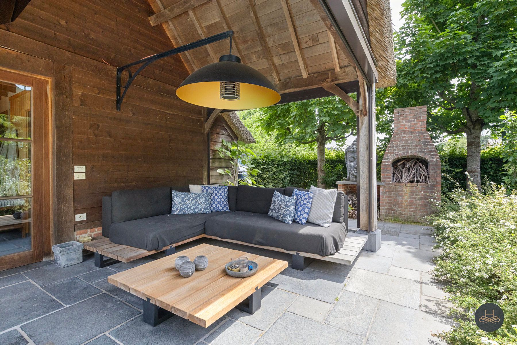 Instapklare villa met prachtig aangelegde tuin en zwembad foto 26