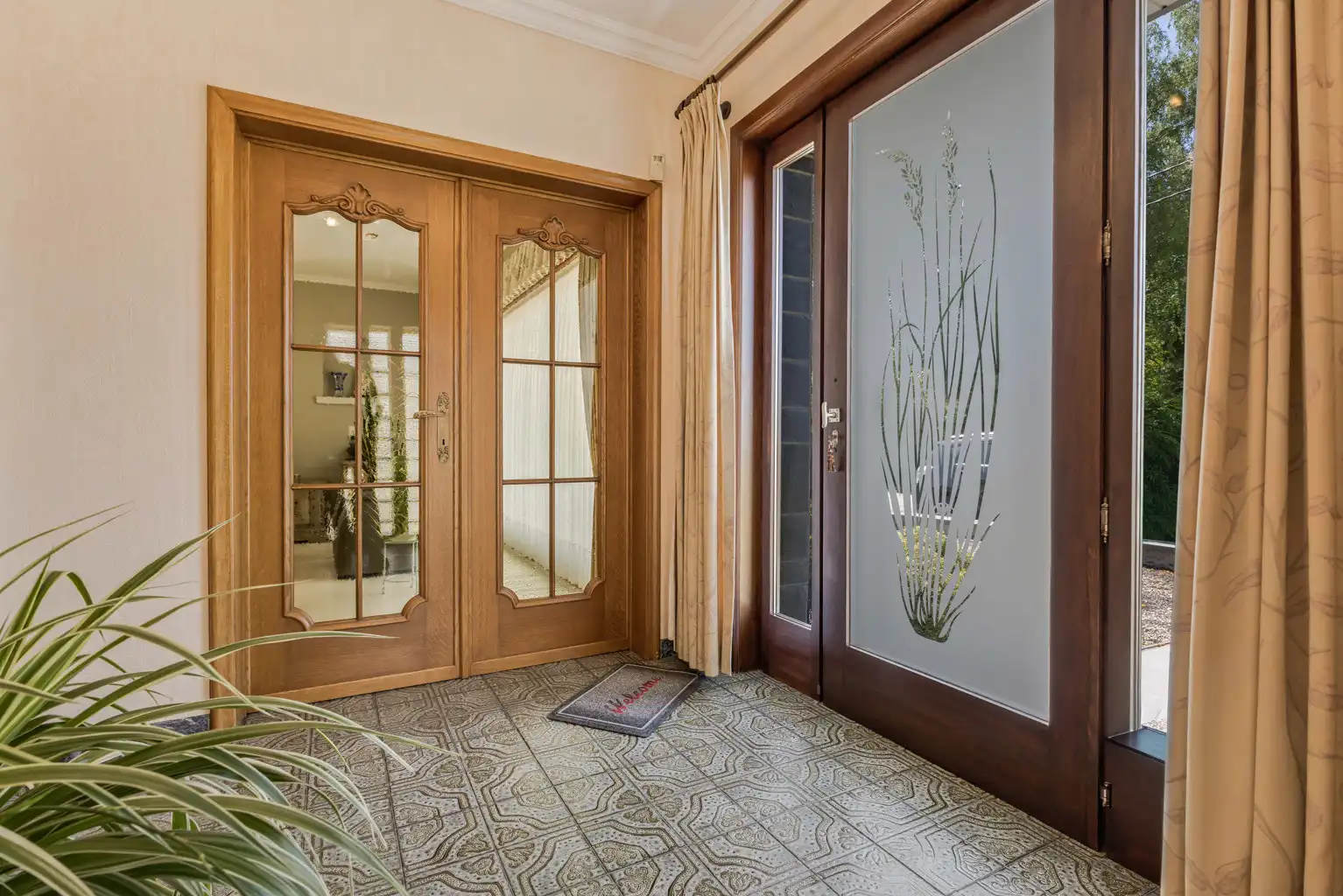 Woning met 2 slpks, zolder, volledig onderkelderd en tuin foto 5