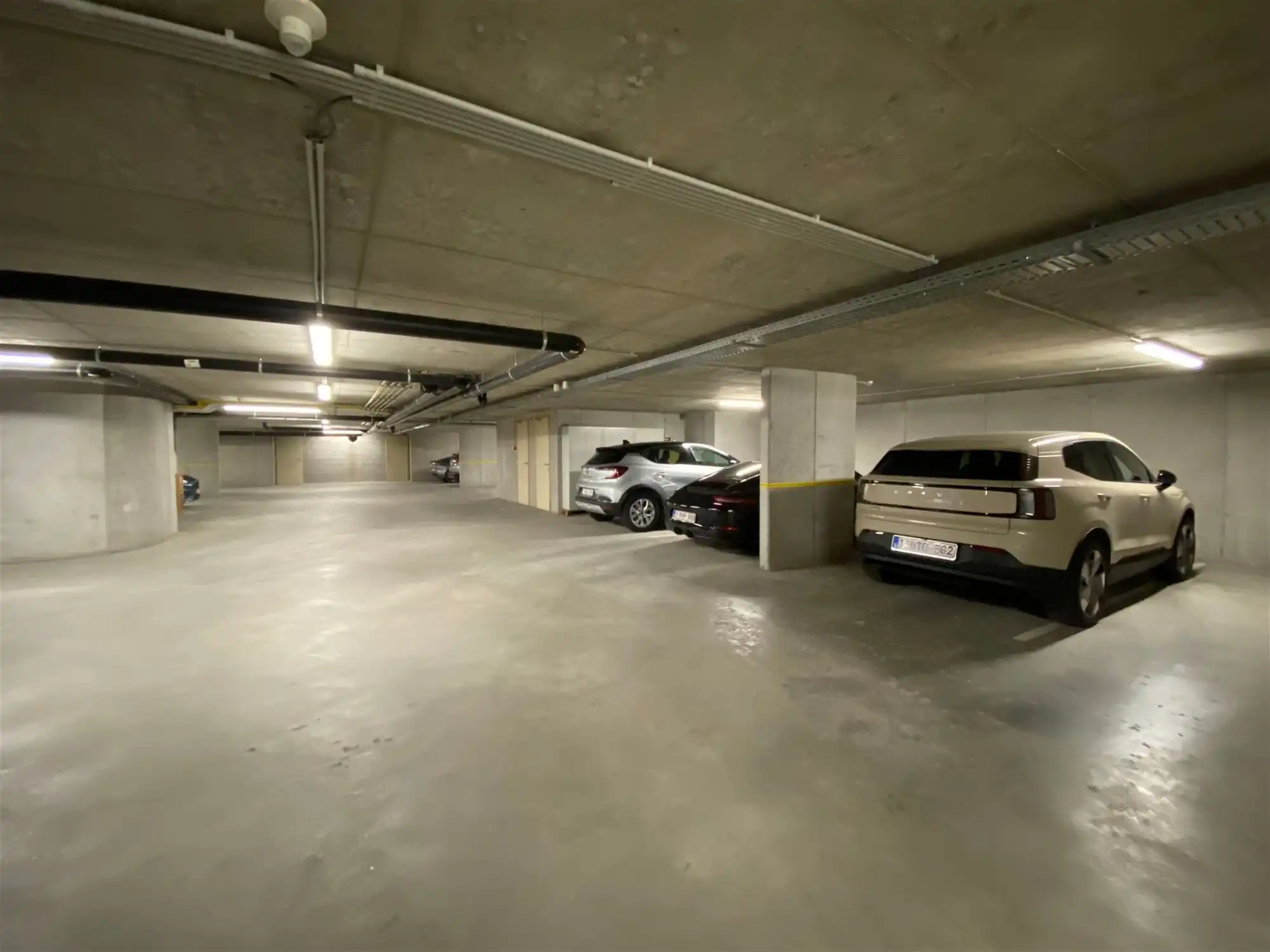 Ruim gelijkvloers appartement met twee slaapkamers, berging en ondergrondse autostaanplaats foto 21