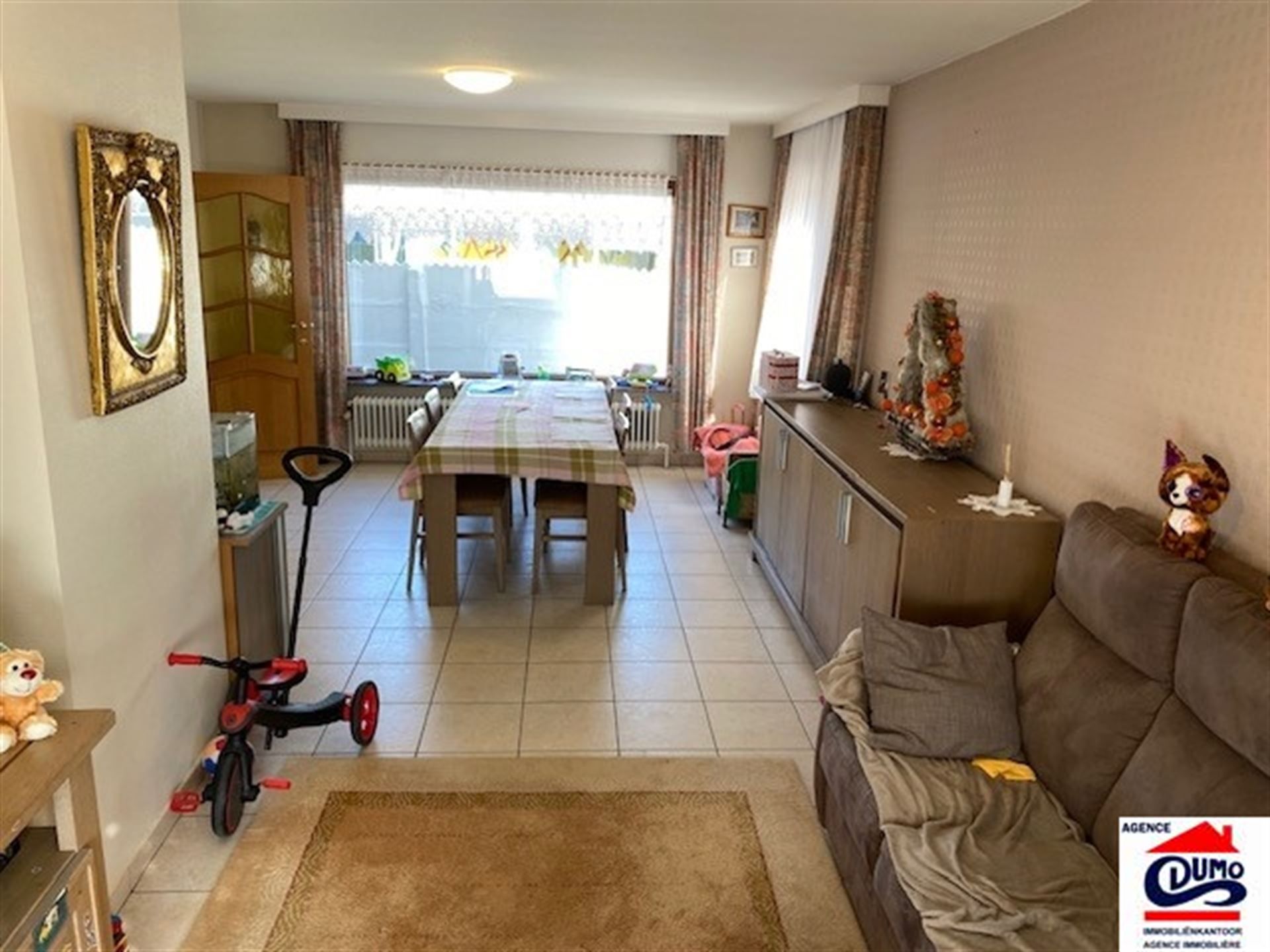 Goed gelegen half open bebouwing met 4 slaapkamers en garage foto 6