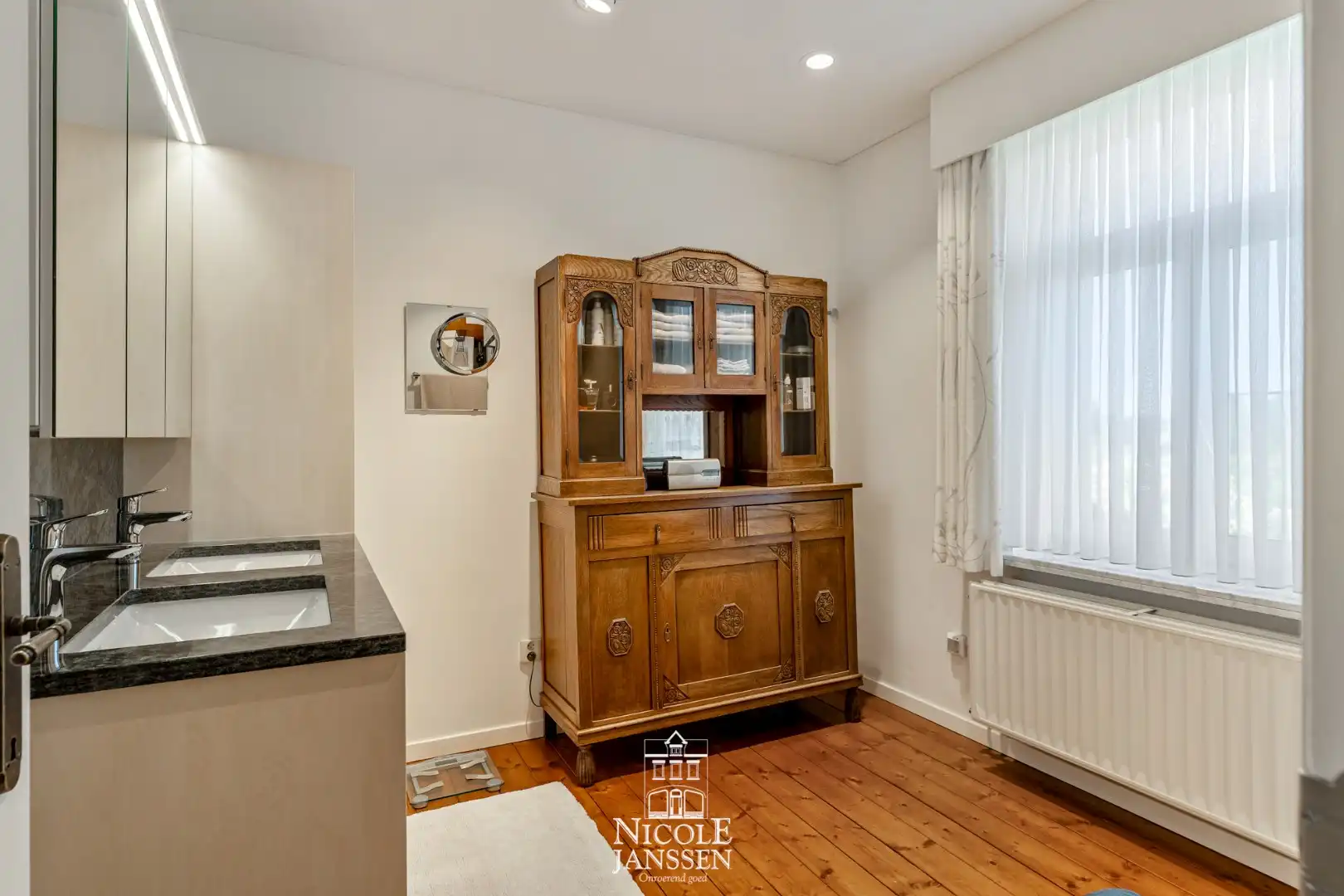 Gerenoveerde vierkantshoeve foto 16