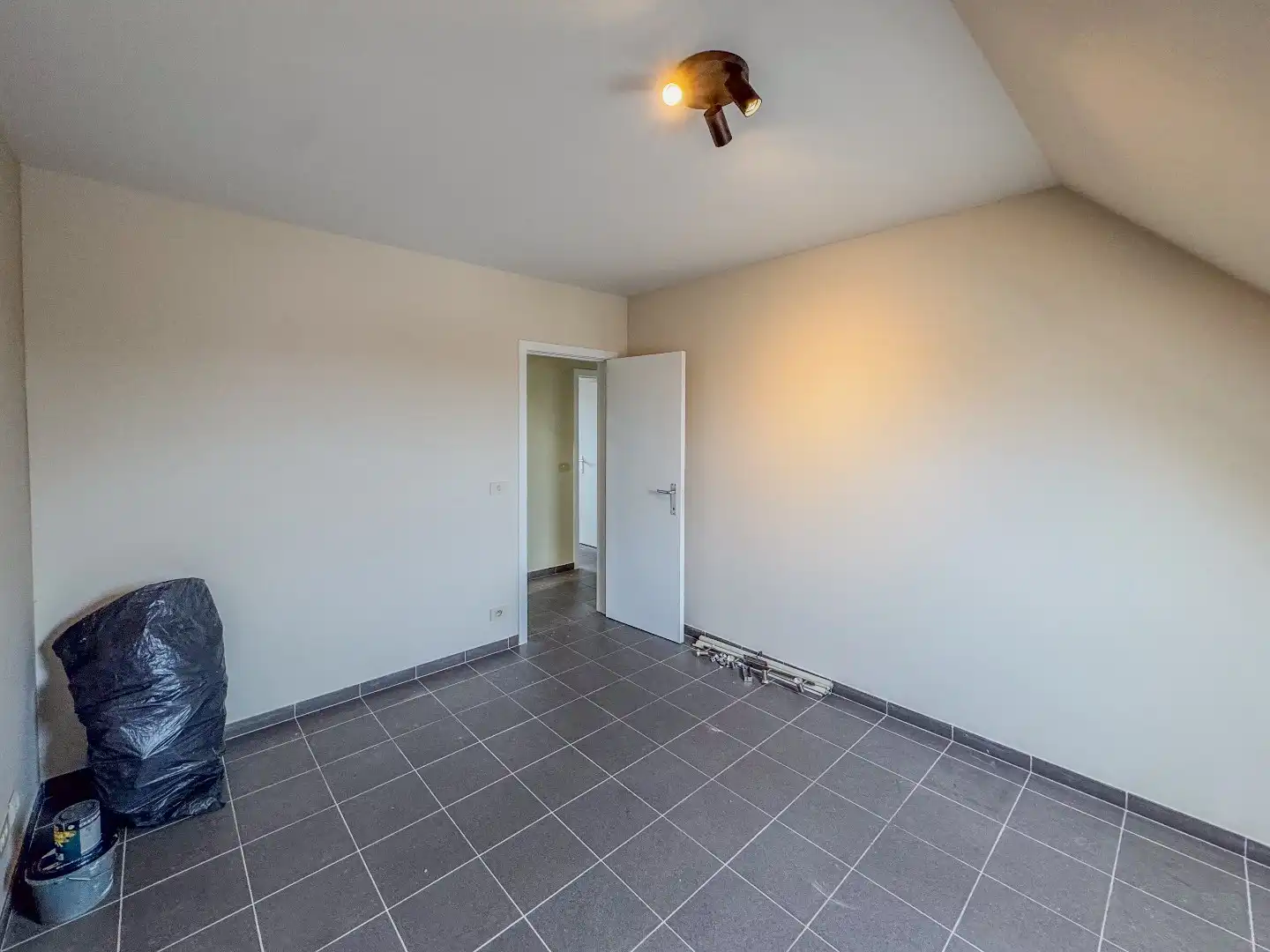 Ruim appartement met 2 slaapkamers en ruime garage. foto 18