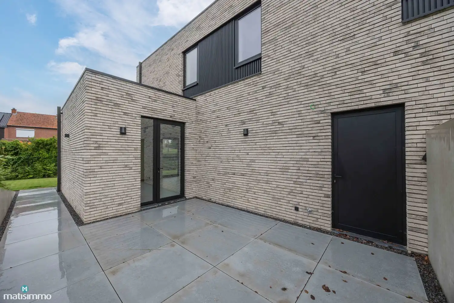 HOOGWAARDIG AFGEWERKTE NIEUWBOUWWONING MET DRIE SLAAPKAMERS EN TUIN (INCLUSIEF TUINONDERHOUD) TE RIEMST foto 24