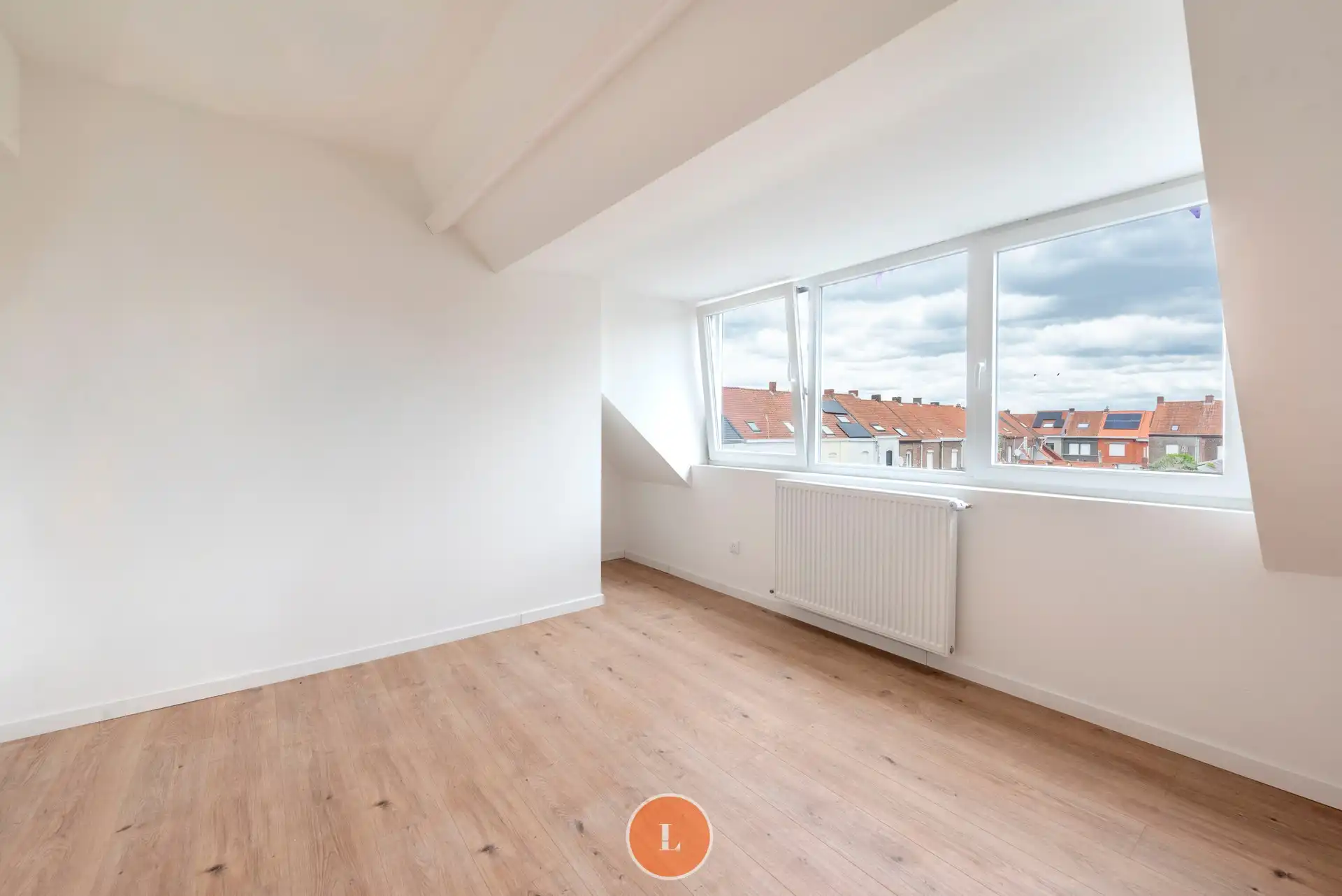 Instapklare, volledig gerenoveerde woning met 4 slaapkamers en 2 badkamers. foto 16
