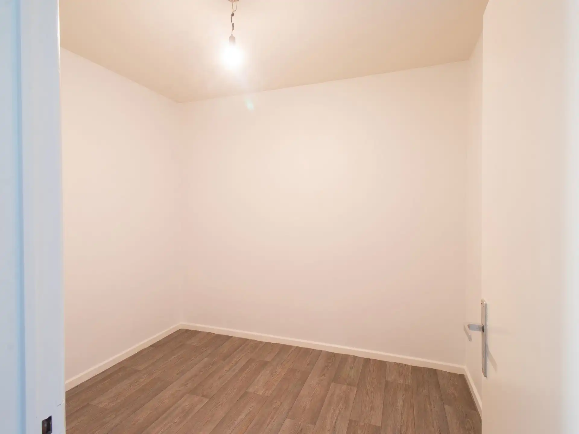 Ruim 2 slaapkamer appartement met garage en zicht op water foto 11