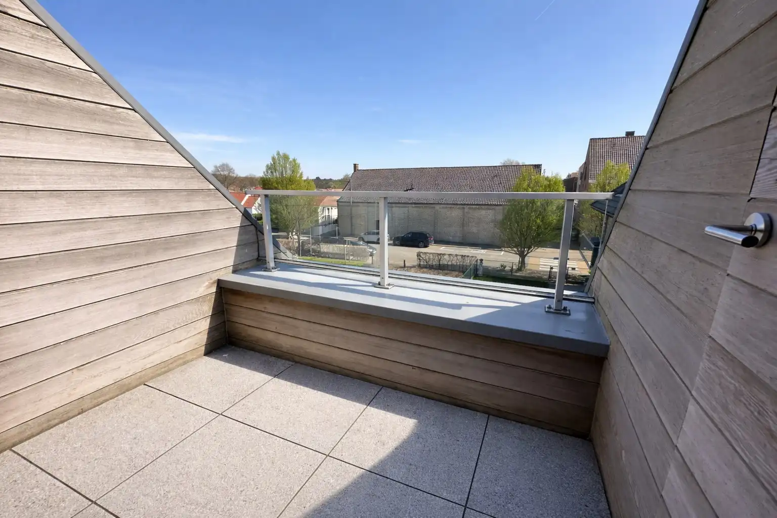 Instapklaar 2-slp appartement met terras én garage, Torhout Wijnendale foto 2