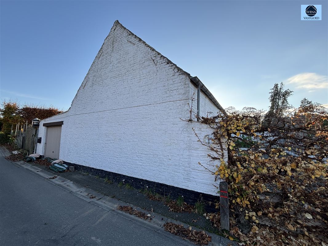 TE RENOVEREN WONING OP 4 ARE 40 IN RUSTIGE OMGEVING. foto 8