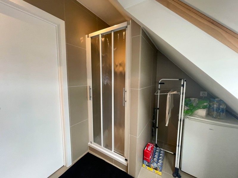 Instapklaar 1-slaapkamerappartement in het hartje van Roeselare! foto 9