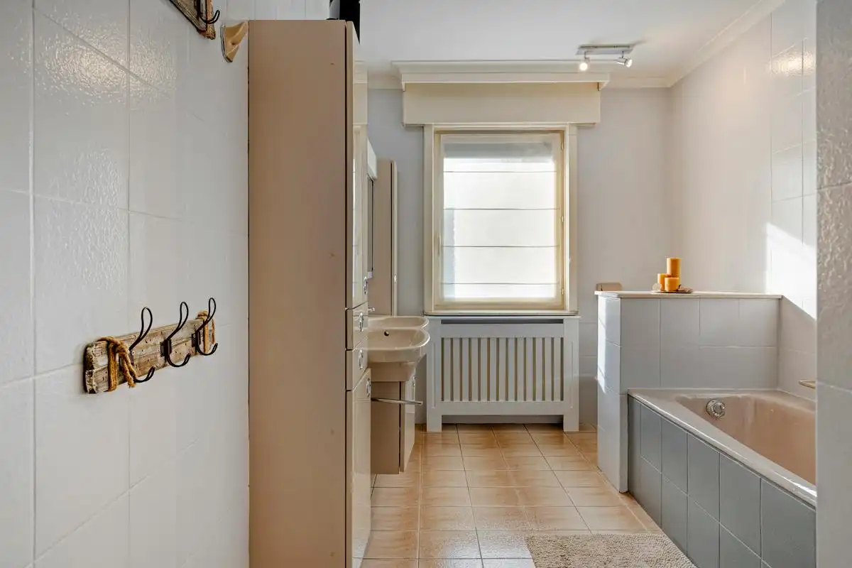 Instapklare villa te koop op een rustige ligging in Harelbeke! foto 19