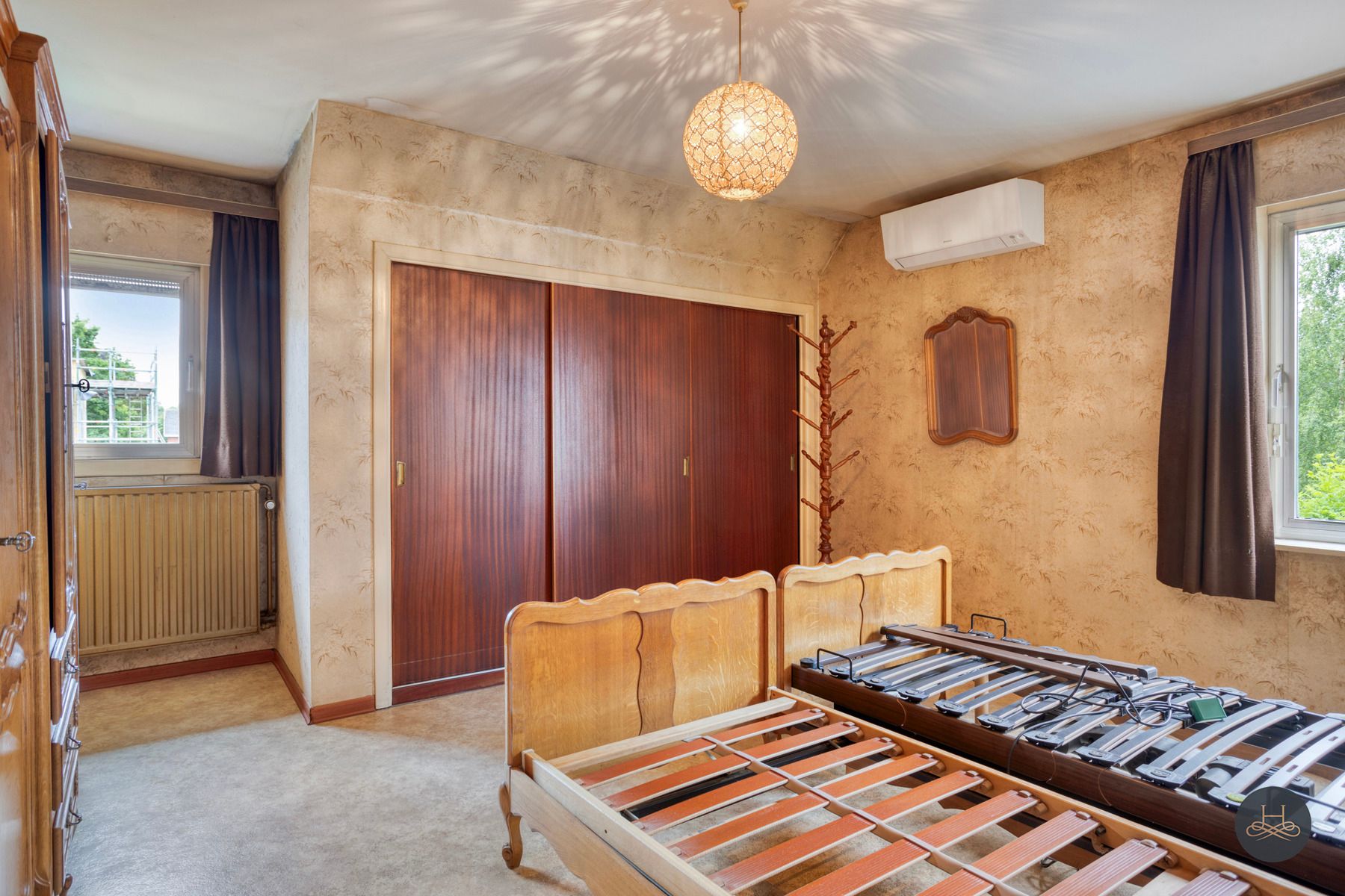 Ruime woning in een rustige groene wijk op een groot perceel foto 35