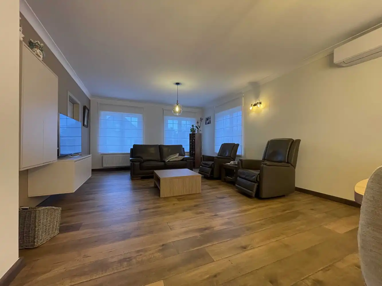 Rustig gelegen gezinswoning in onberispelijke staat van onderhoud foto 4