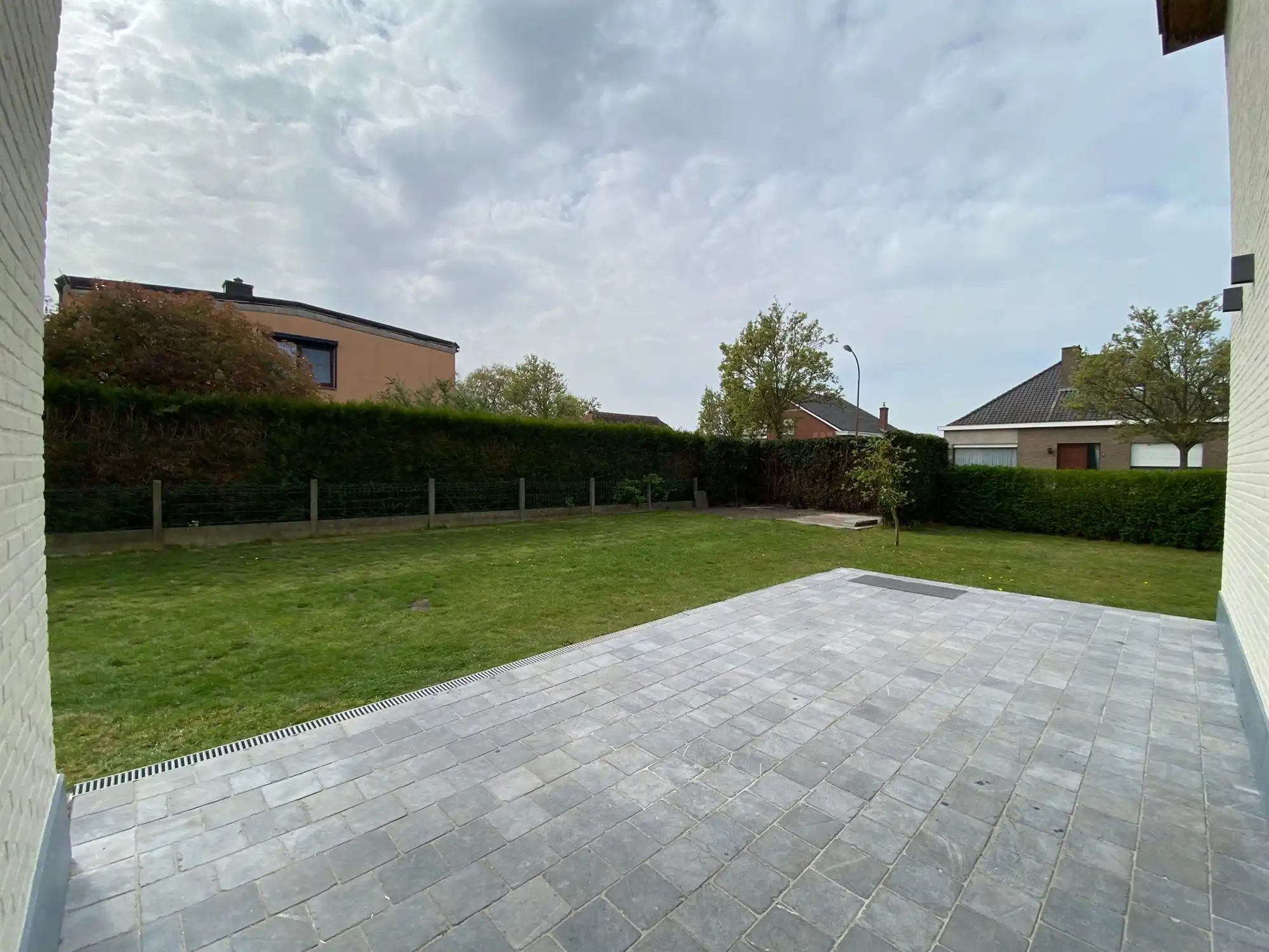 prachtig gerenoveerde woonst met 5 slaapkamers en 2 garages foto 31