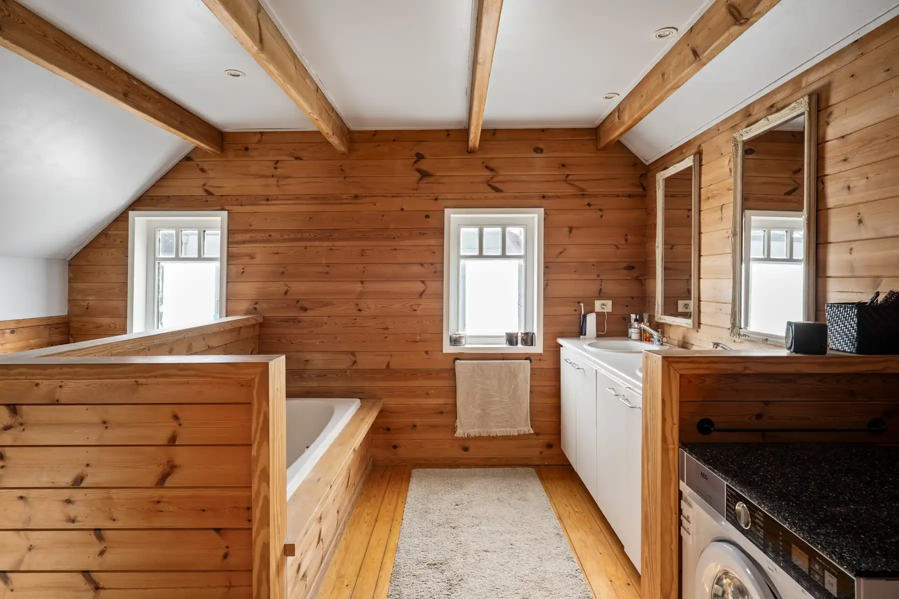 Charmante halfopen woning met polyvalent bijgebouw foto 13