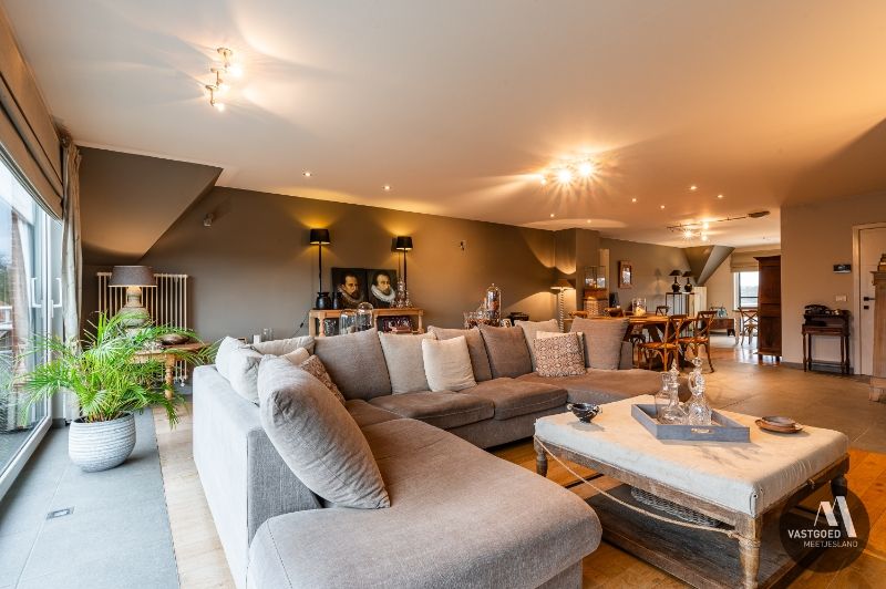 Luxueuze penthouse met 3 slaapkamers en 2 badkamers foto 3