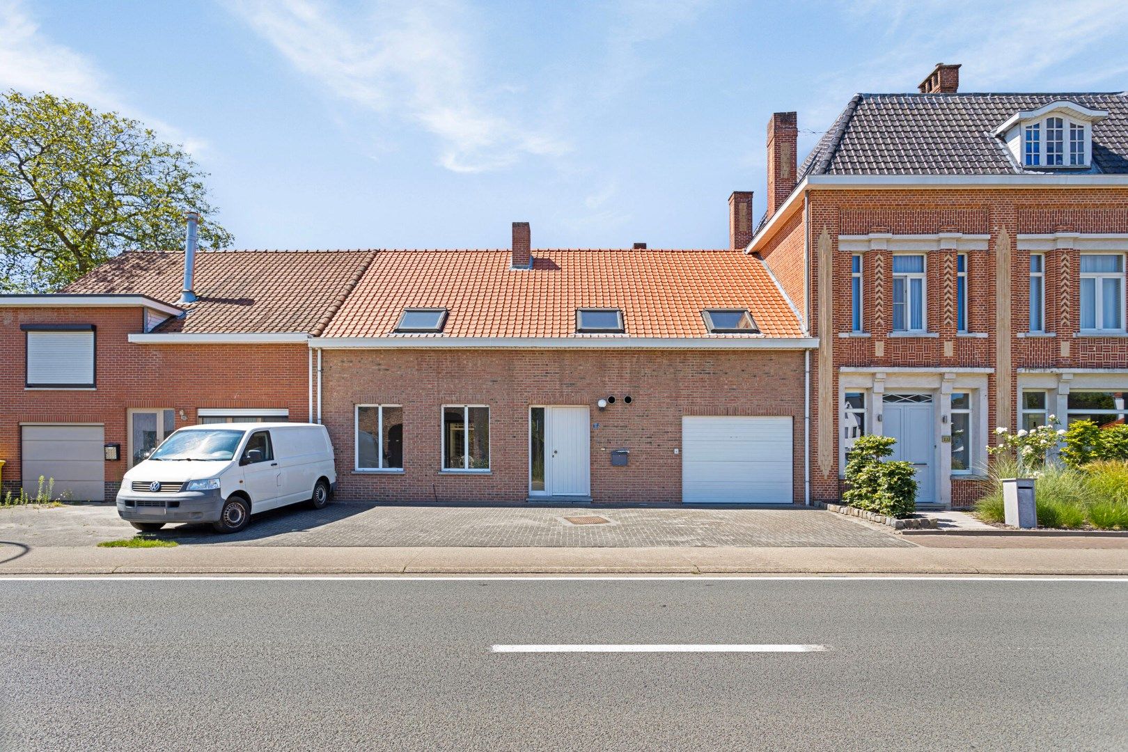 Ruime energiezuinige woning met 4 slpks, 2 badkamers en leefveranda !  foto 1