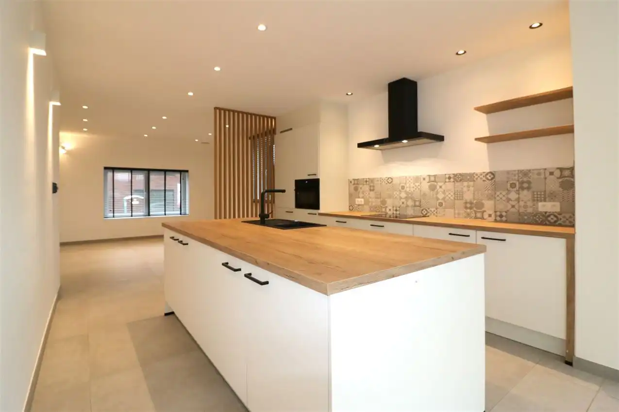 Vernieuwbouw op toplocatie, 3 slpk, tuin en garage foto 4