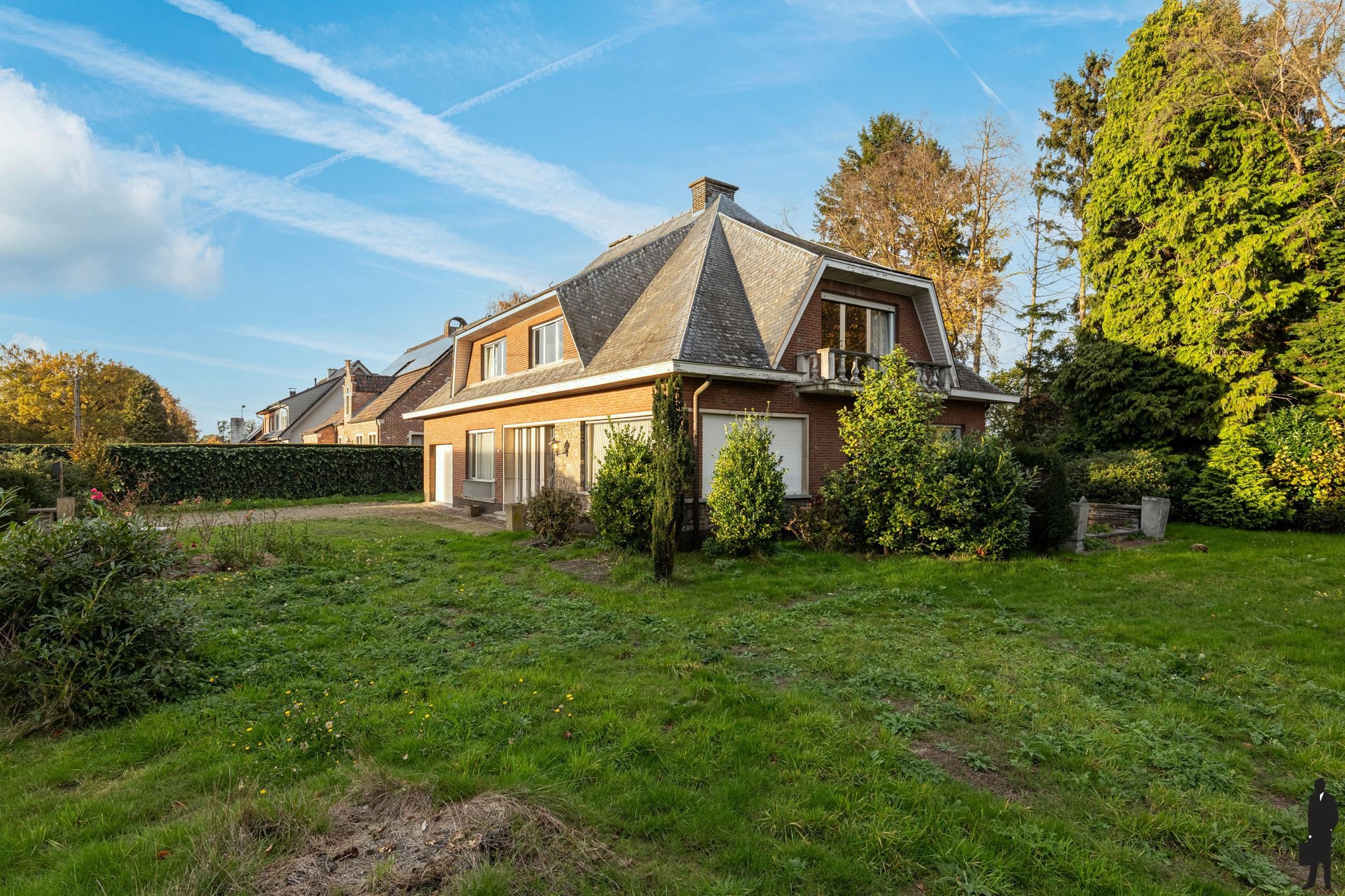 Te renoveren villa met weiland en verkavelingspotentieel foto 17